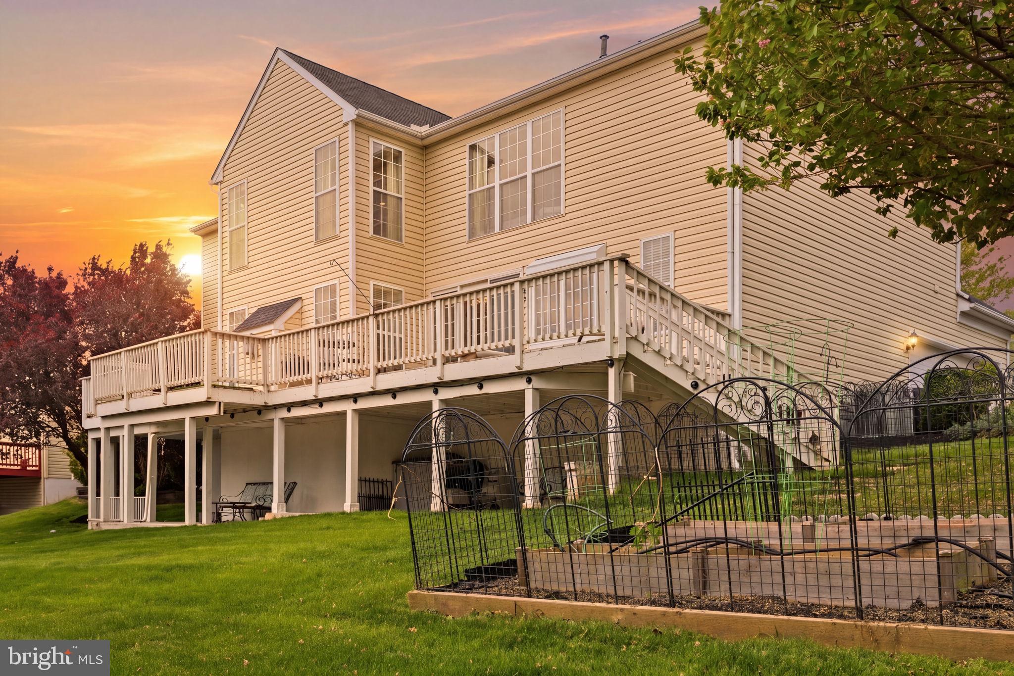 MIDDLE RUN CROSSIN - Residential