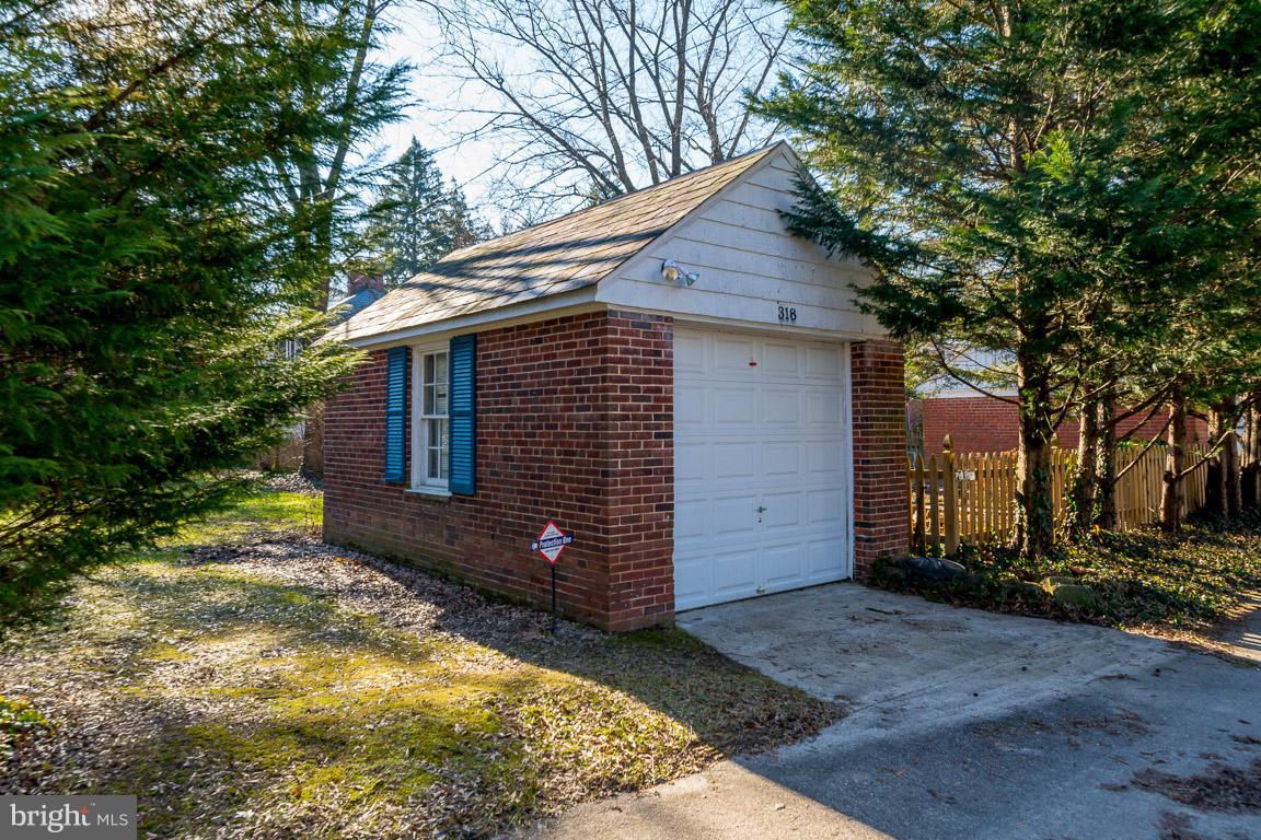 GREATER HOMELAND HISTORIC DISTRICT - Residential