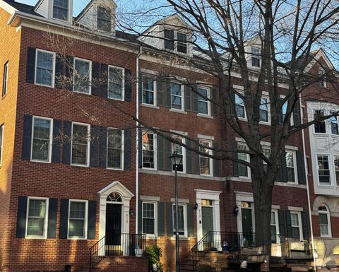 Photo of 612 N Pitt Street, ALEXANDRIA, VA 22314 (MLS # VAAX2059296)