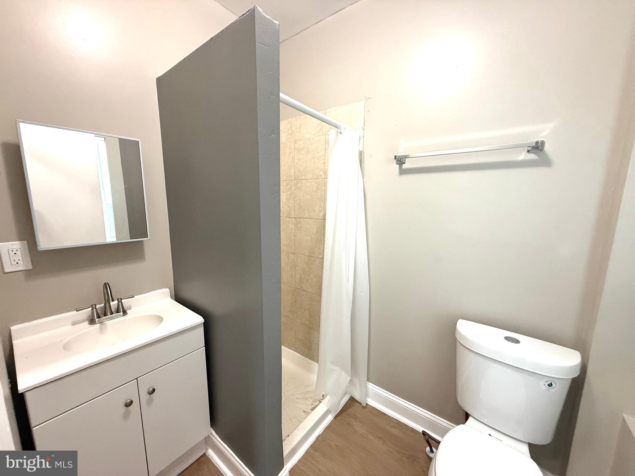 208 W RUSCOMB STREET