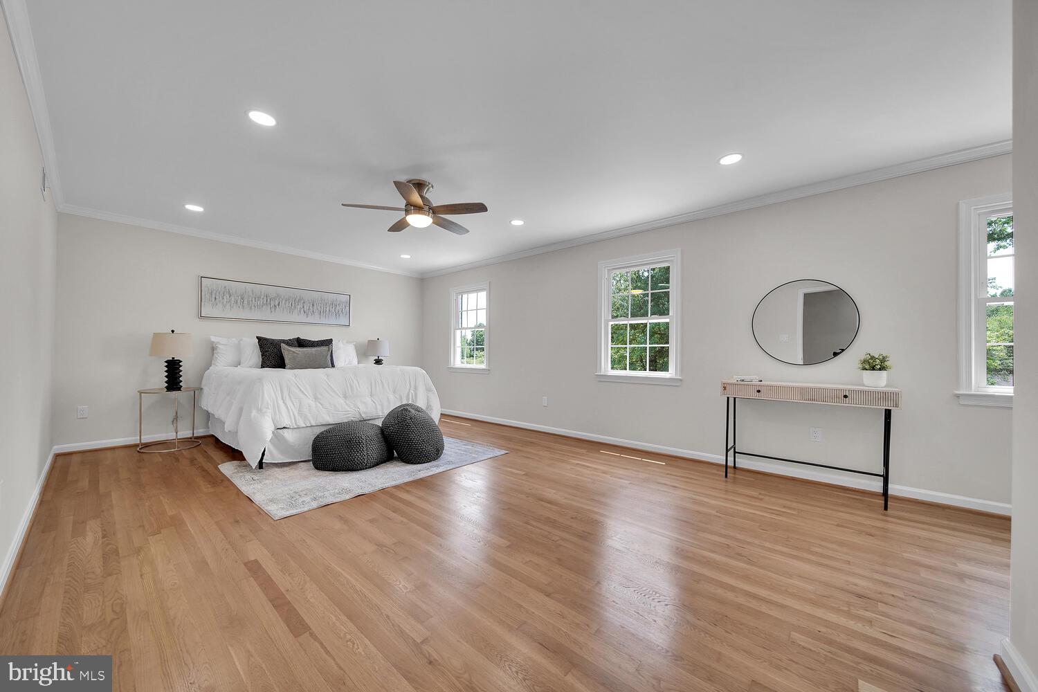 LAYTONSVILLE KNOLLS - Residential