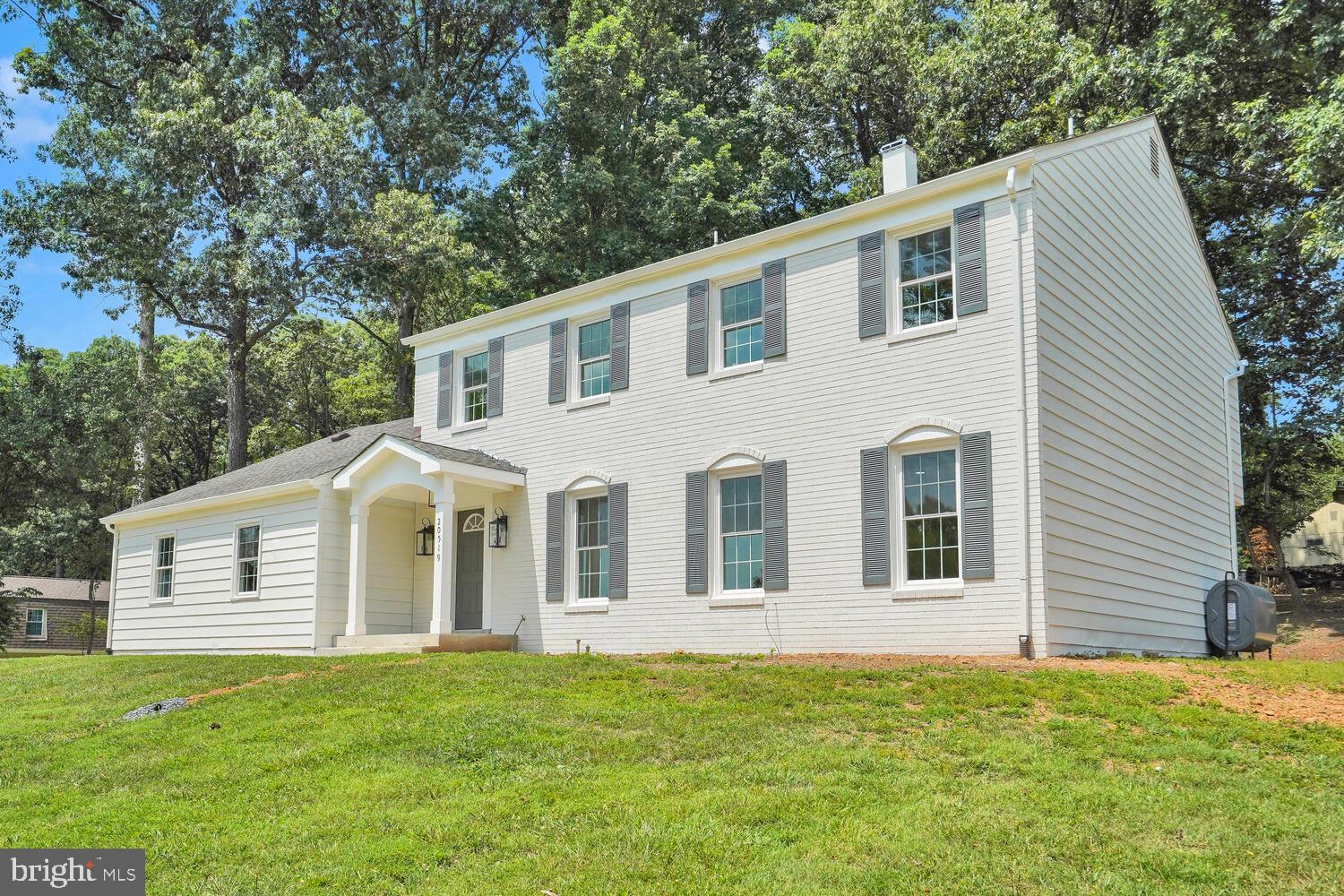 LAYTONSVILLE KNOLLS - Residential