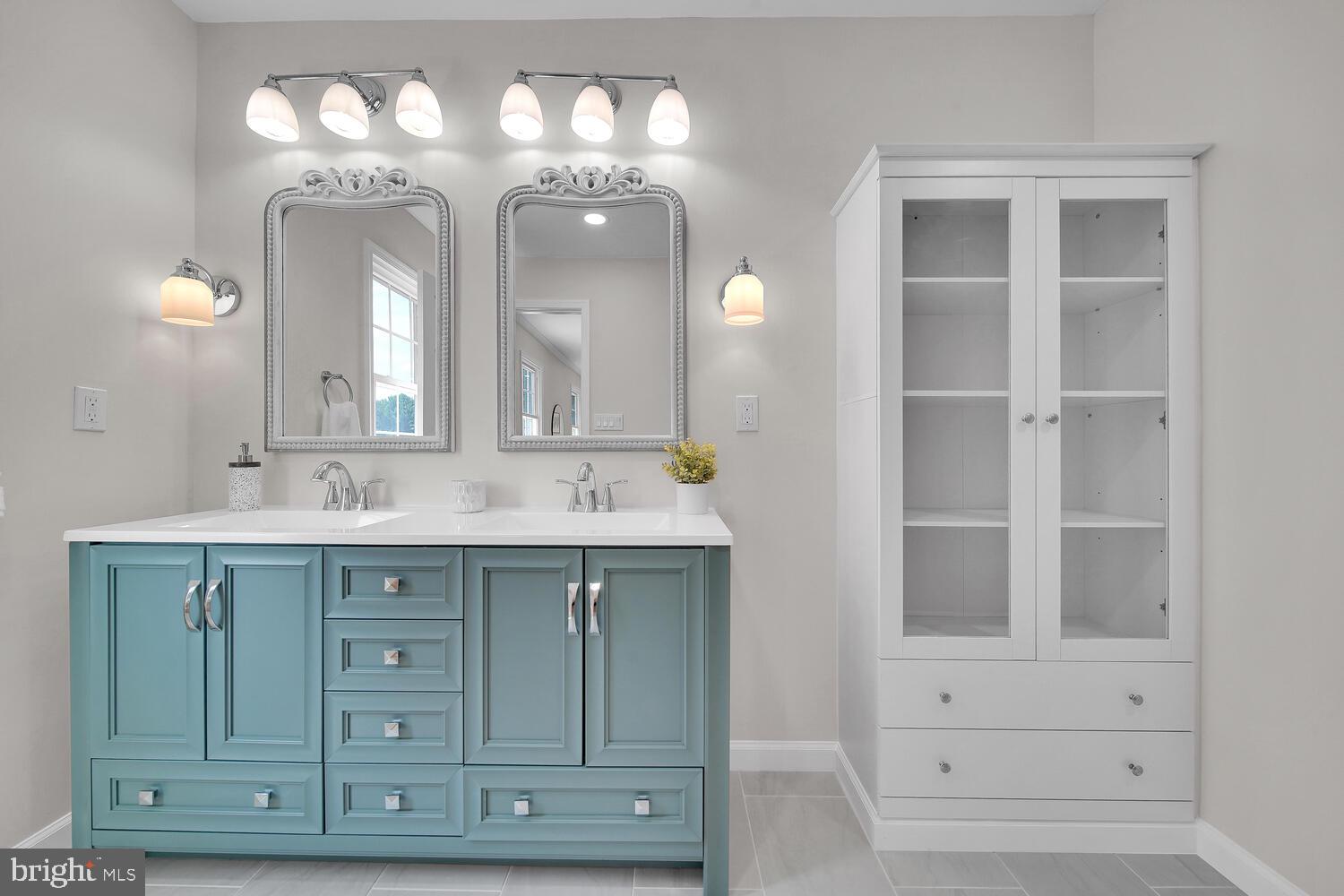 LAYTONSVILLE KNOLLS - Residential