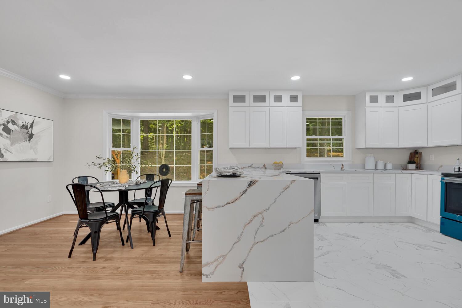 LAYTONSVILLE KNOLLS - Residential