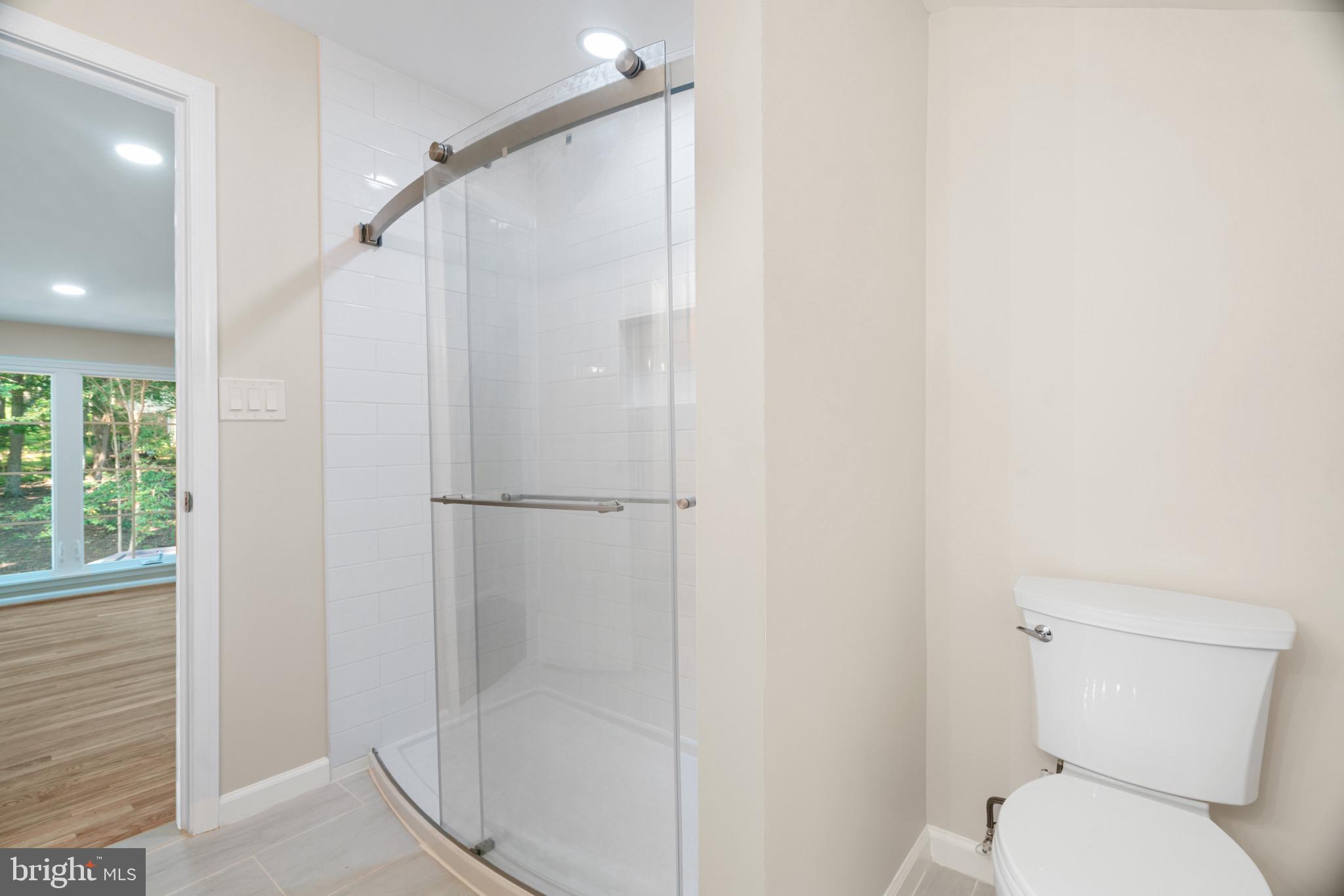 LAYTONSVILLE KNOLLS - Residential