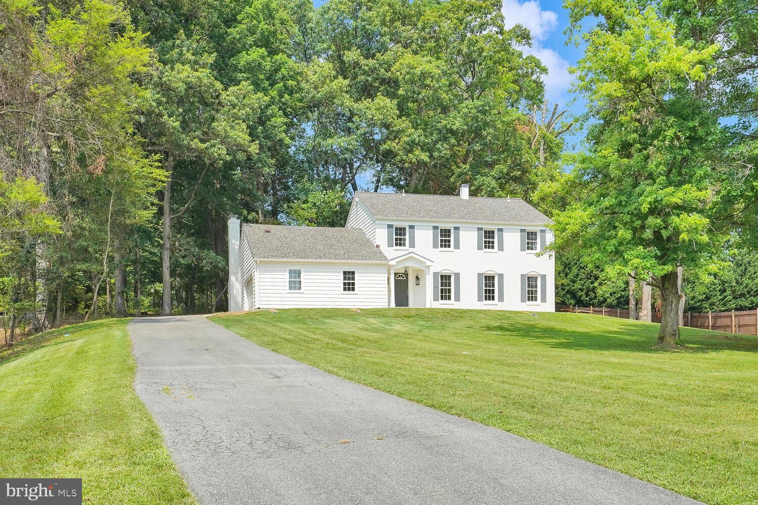 LAYTONSVILLE KNOLLS - Residential