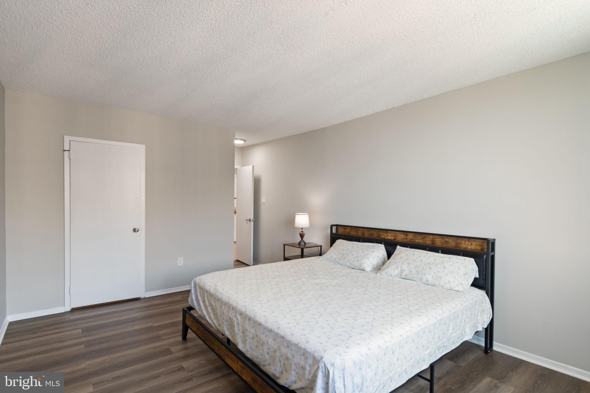 SKYLINE PLAZA - Residential