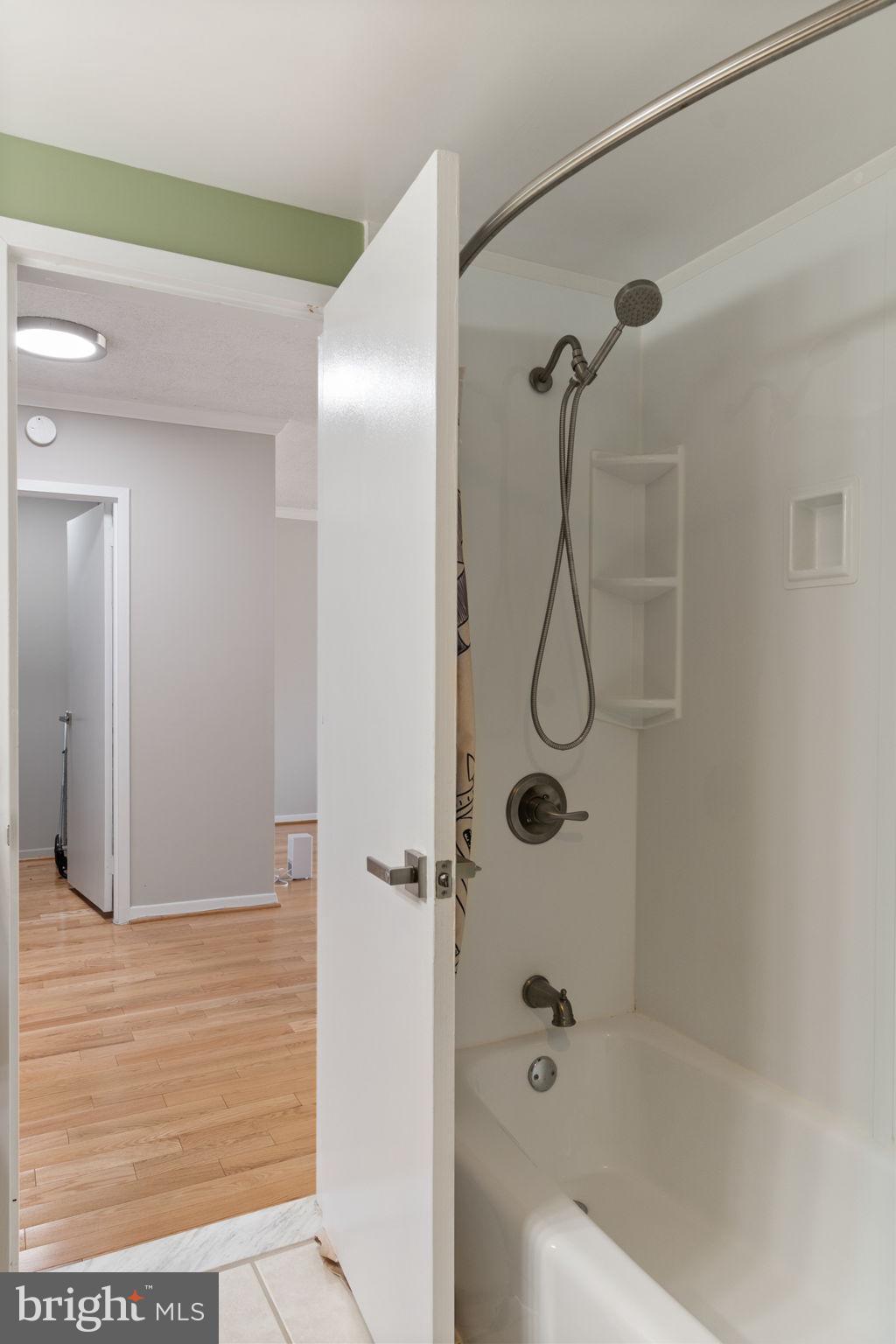 SKYLINE PLAZA - Residential