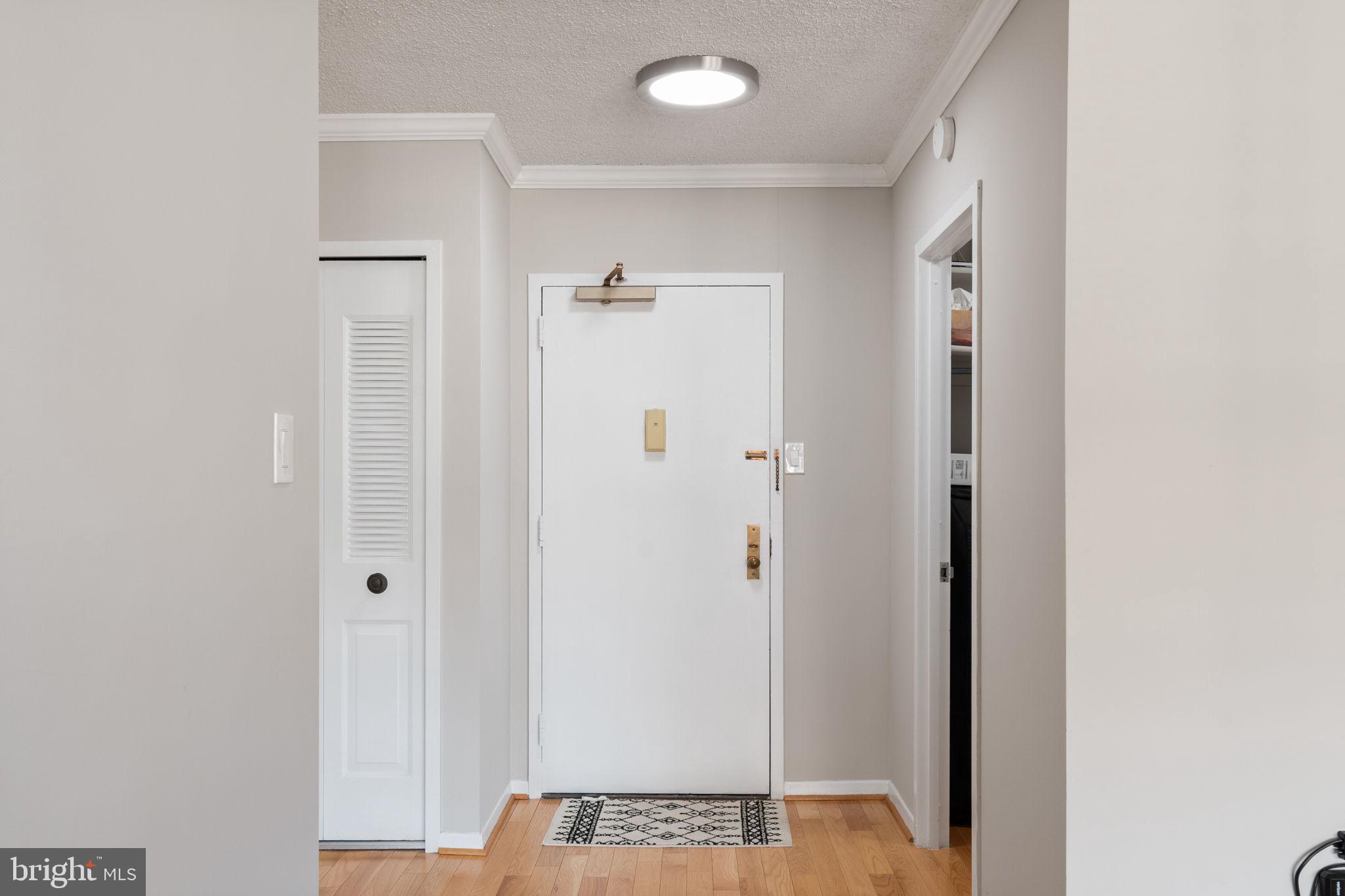 SKYLINE PLAZA - Residential