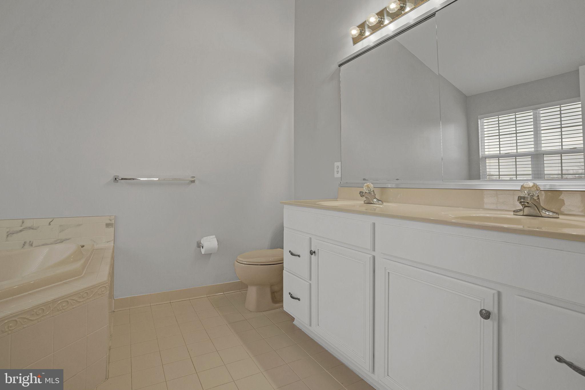 BELMONT COUNTRY CLUB - Residential Lease