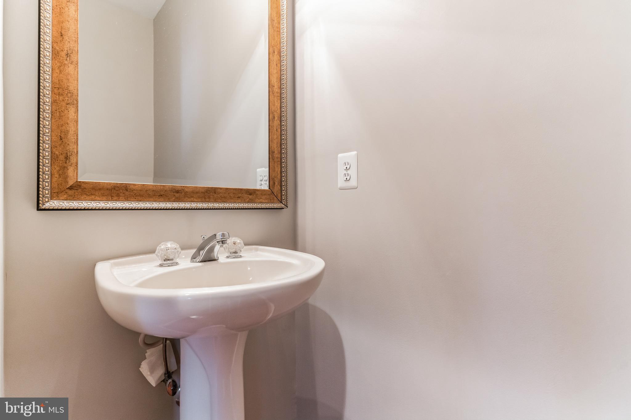 BELMONT COUNTRY CLUB - Residential Lease
