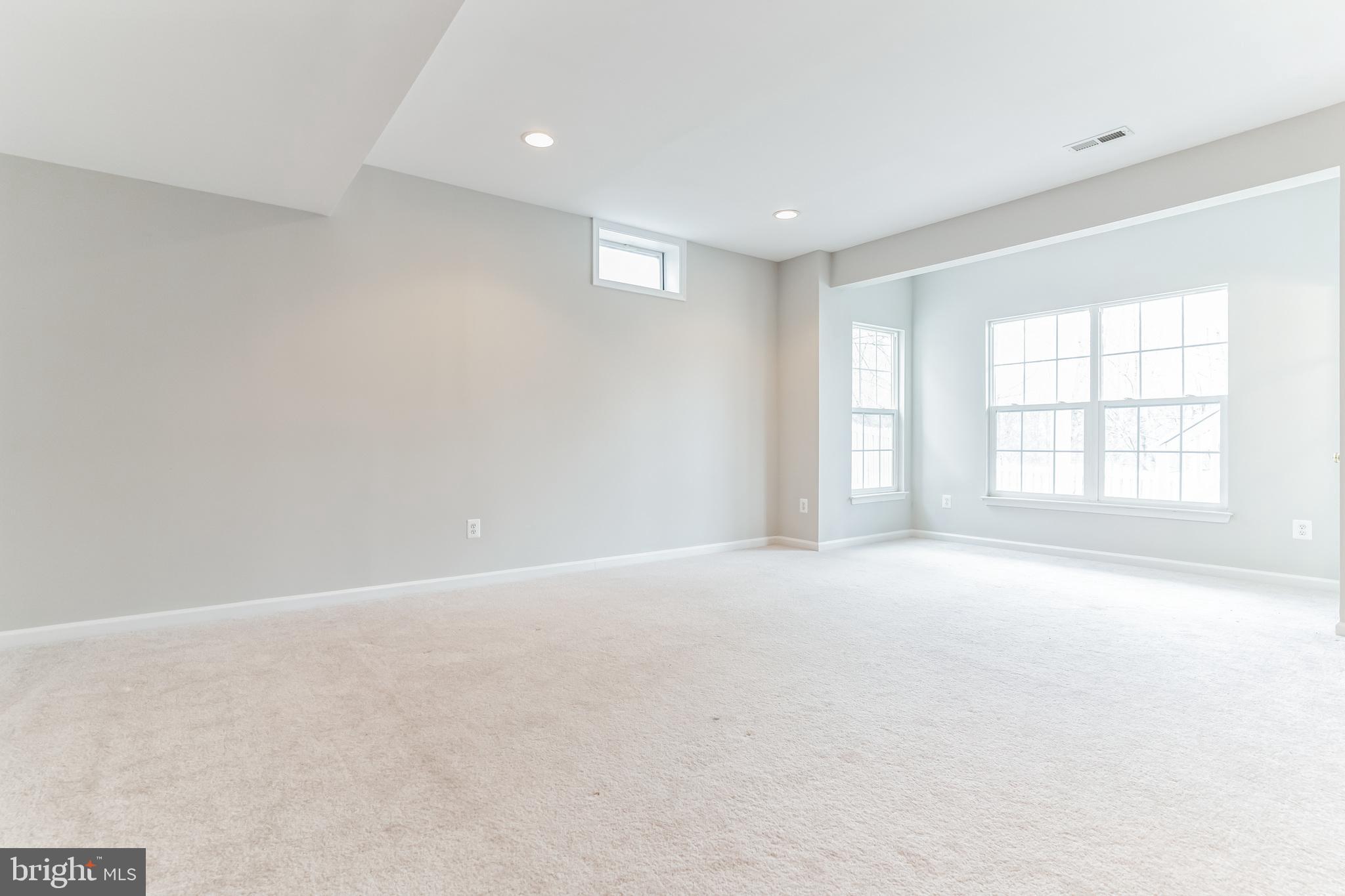 BELMONT COUNTRY CLUB - Residential Lease