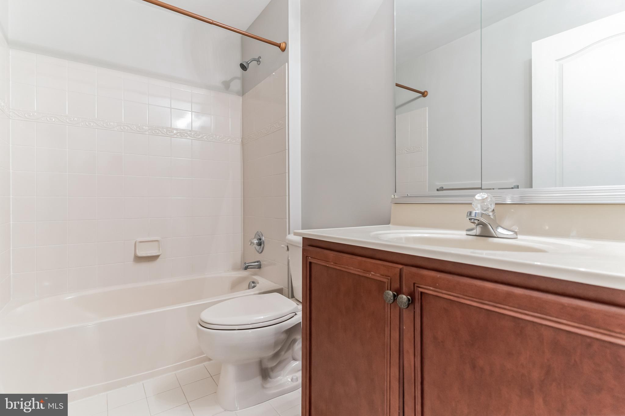 BELMONT COUNTRY CLUB - Residential Lease