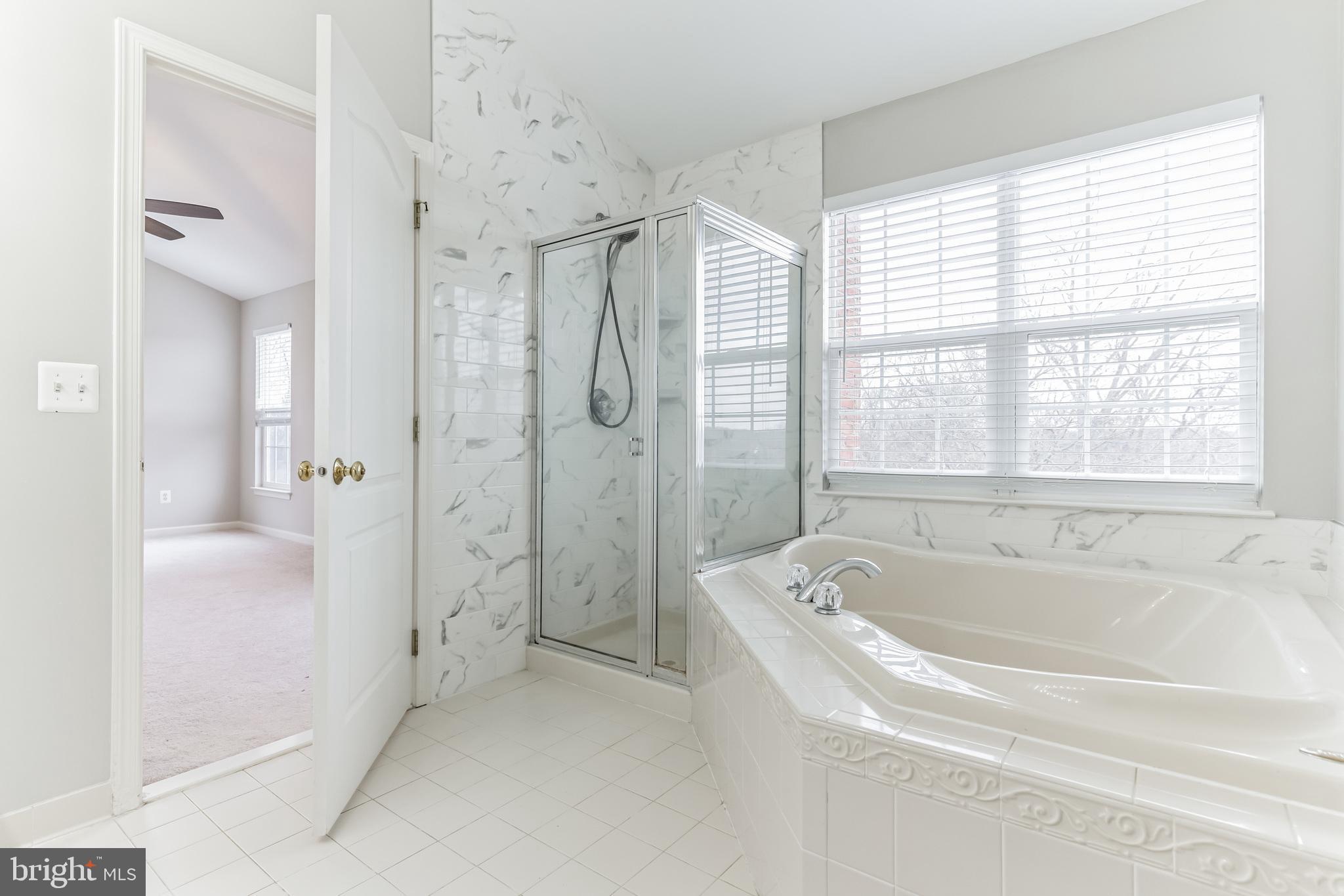 BELMONT COUNTRY CLUB - Residential Lease
