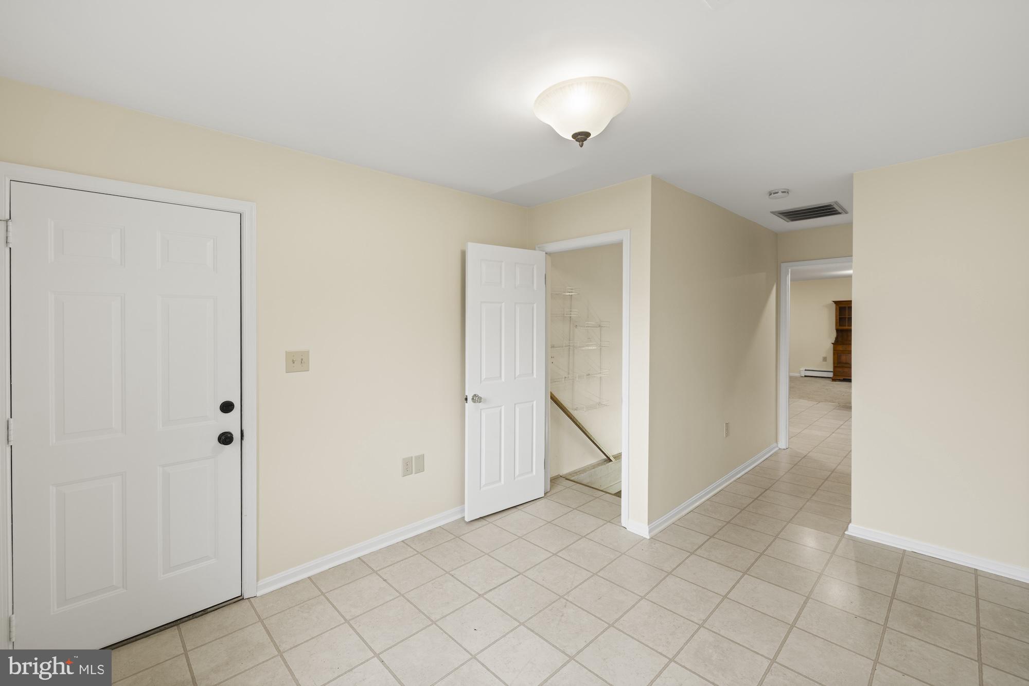 LAKE HERITAGE - Residential