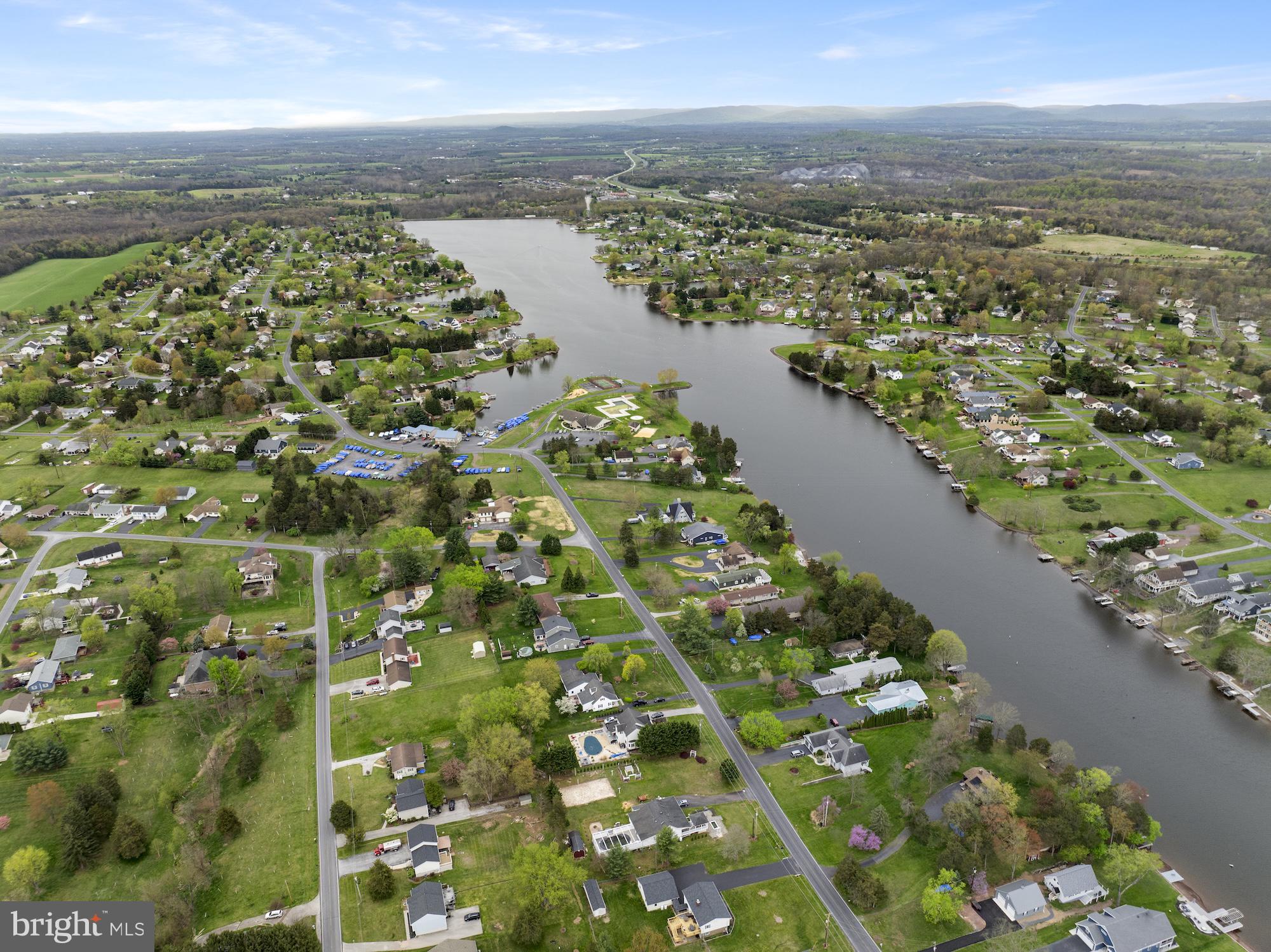 LAKE HERITAGE - Residential