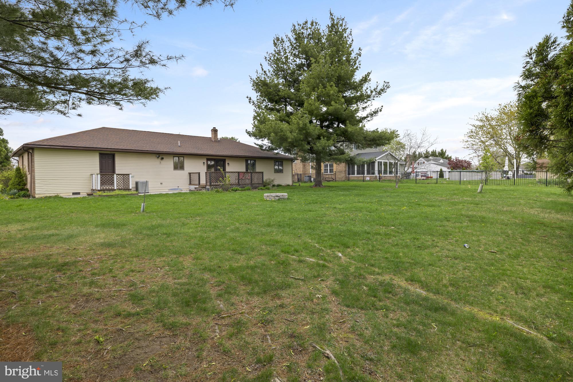 LAKE HERITAGE - Residential