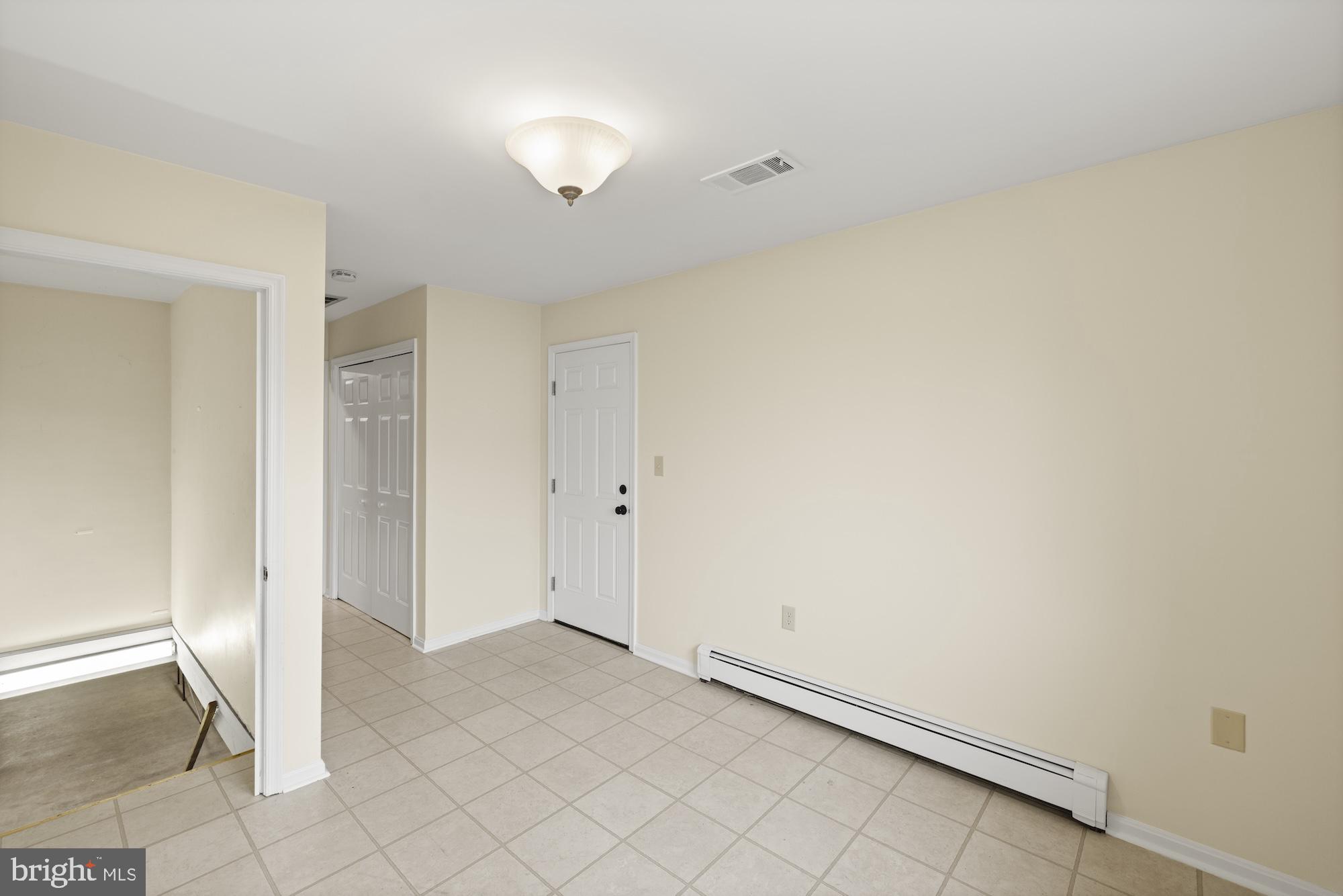 LAKE HERITAGE - Residential