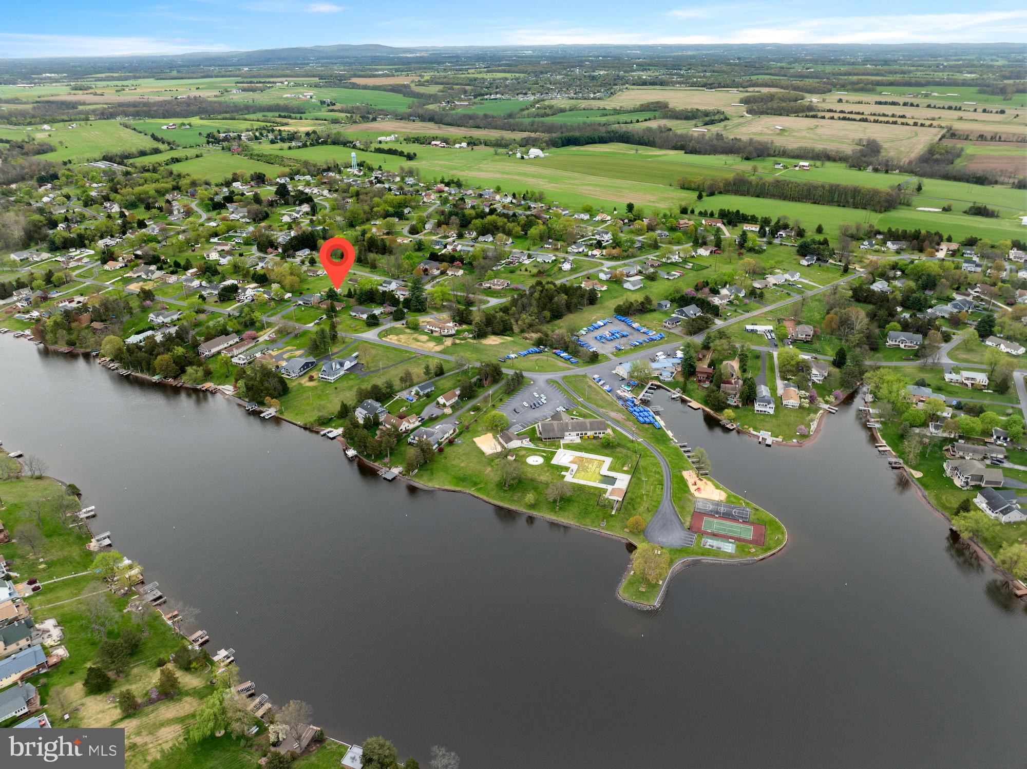 LAKE HERITAGE - Residential