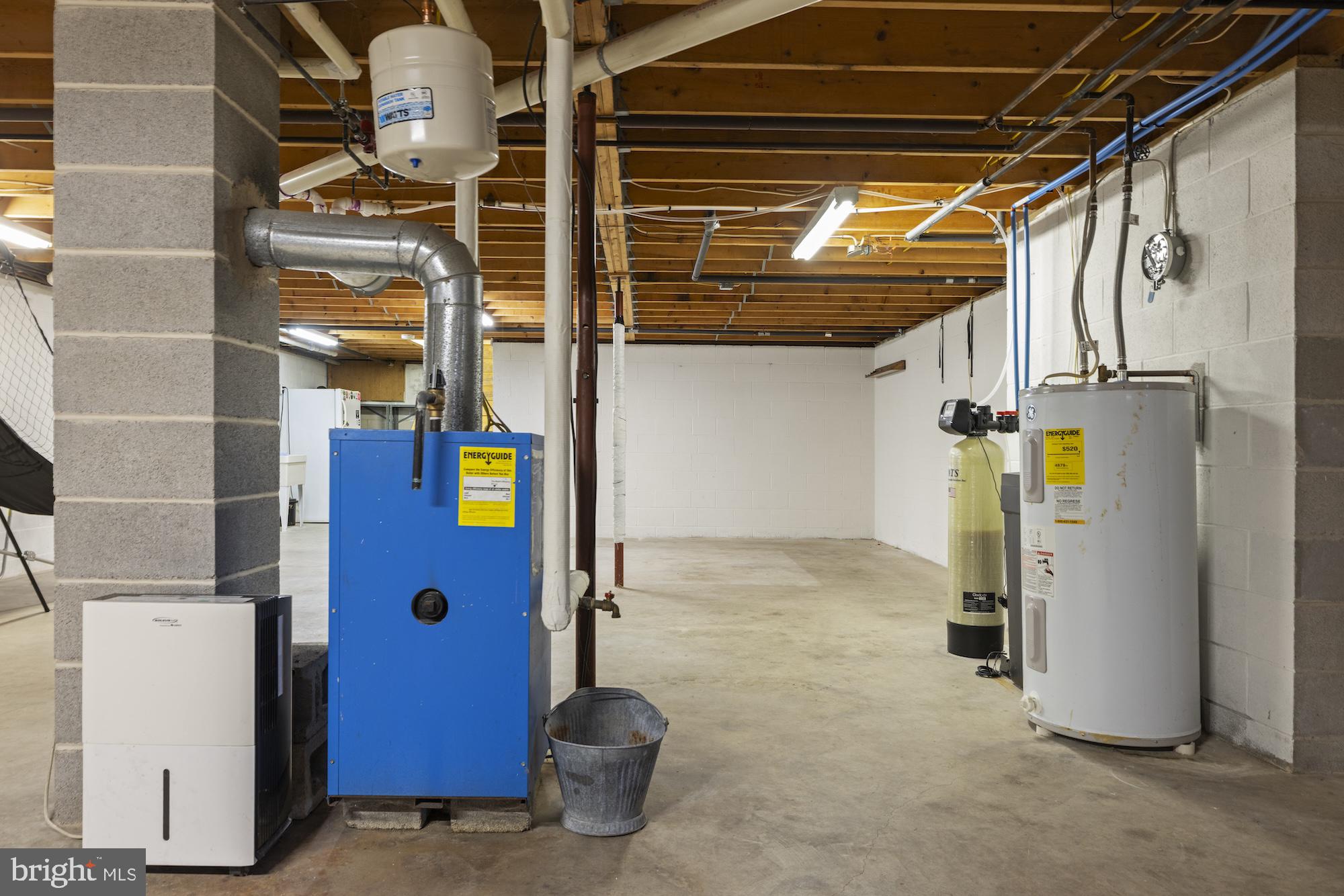 LAKE HERITAGE - Residential