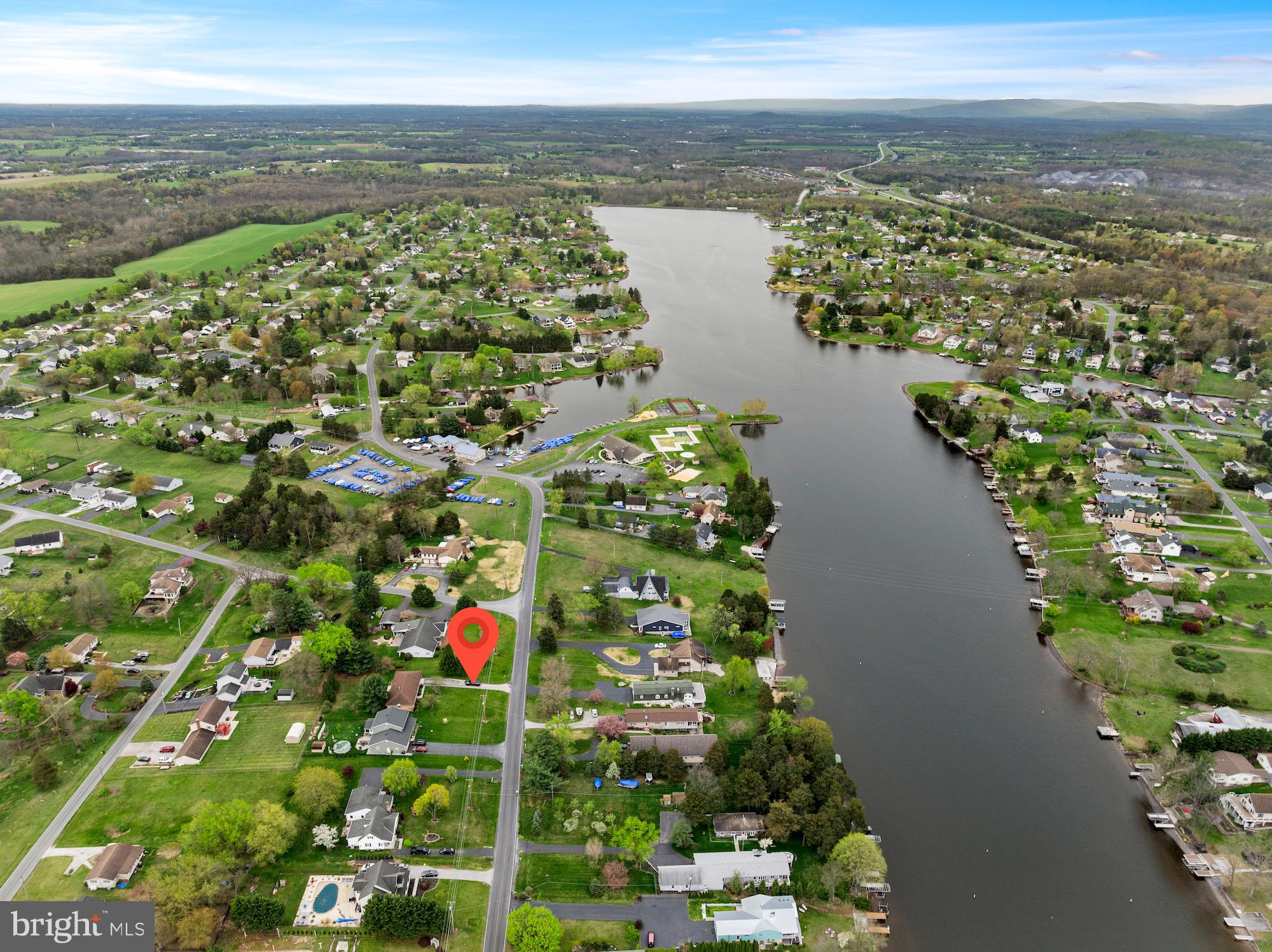 LAKE HERITAGE - Residential