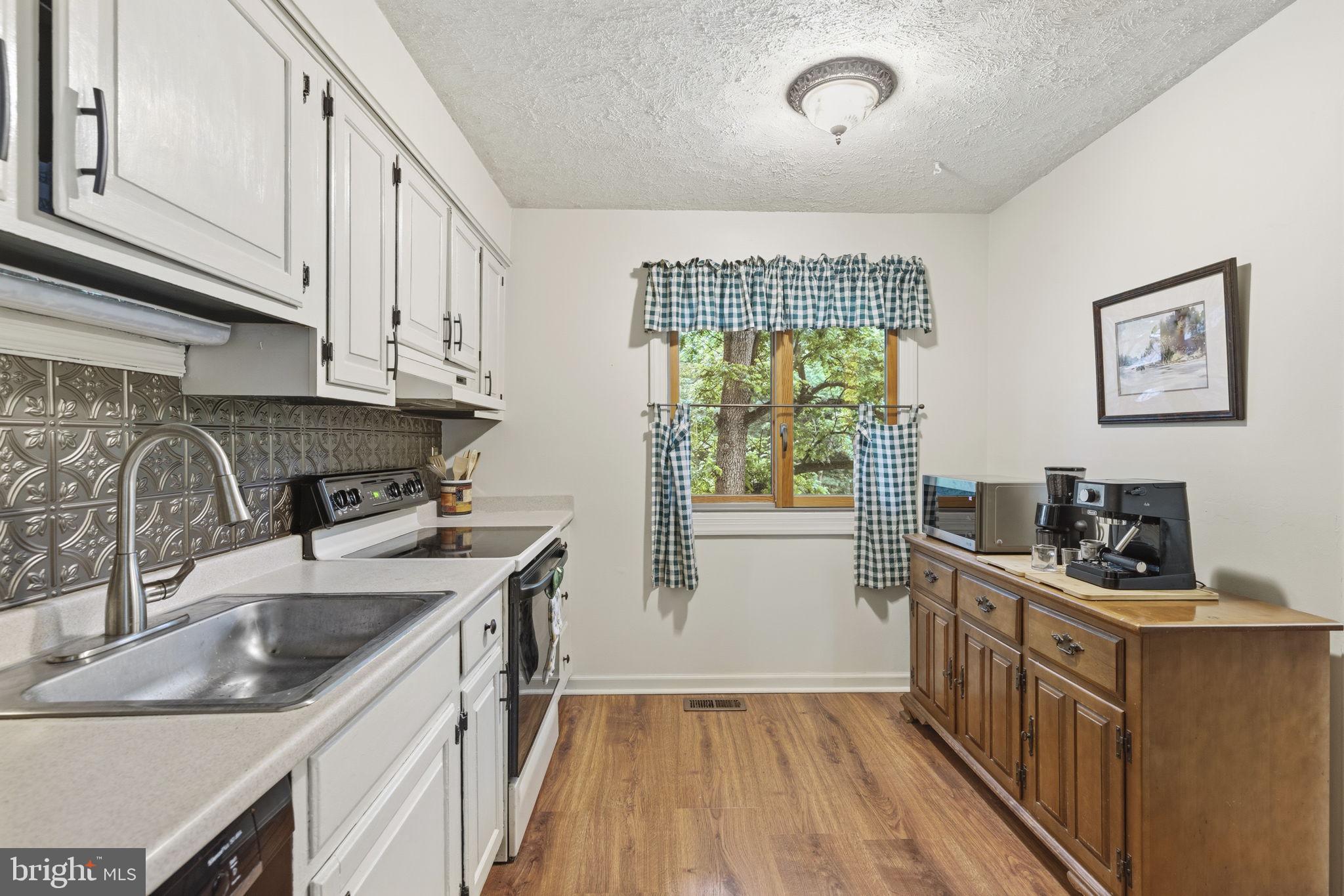 VILLAGE OF LONG REACH - Residential