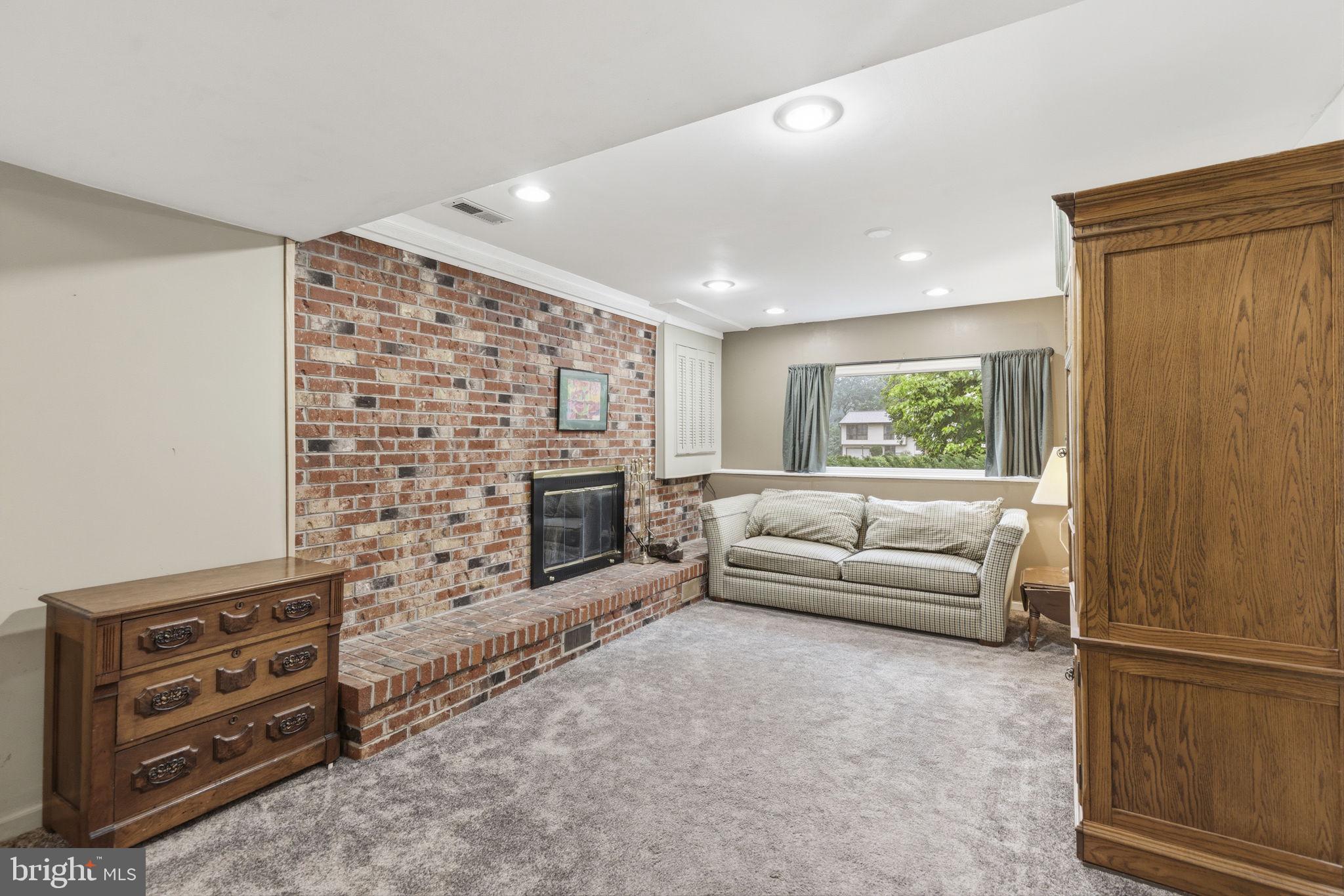 VILLAGE OF LONG REACH - Residential