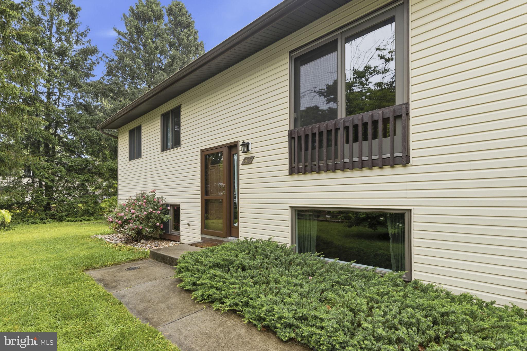 VILLAGE OF LONG REACH - Residential