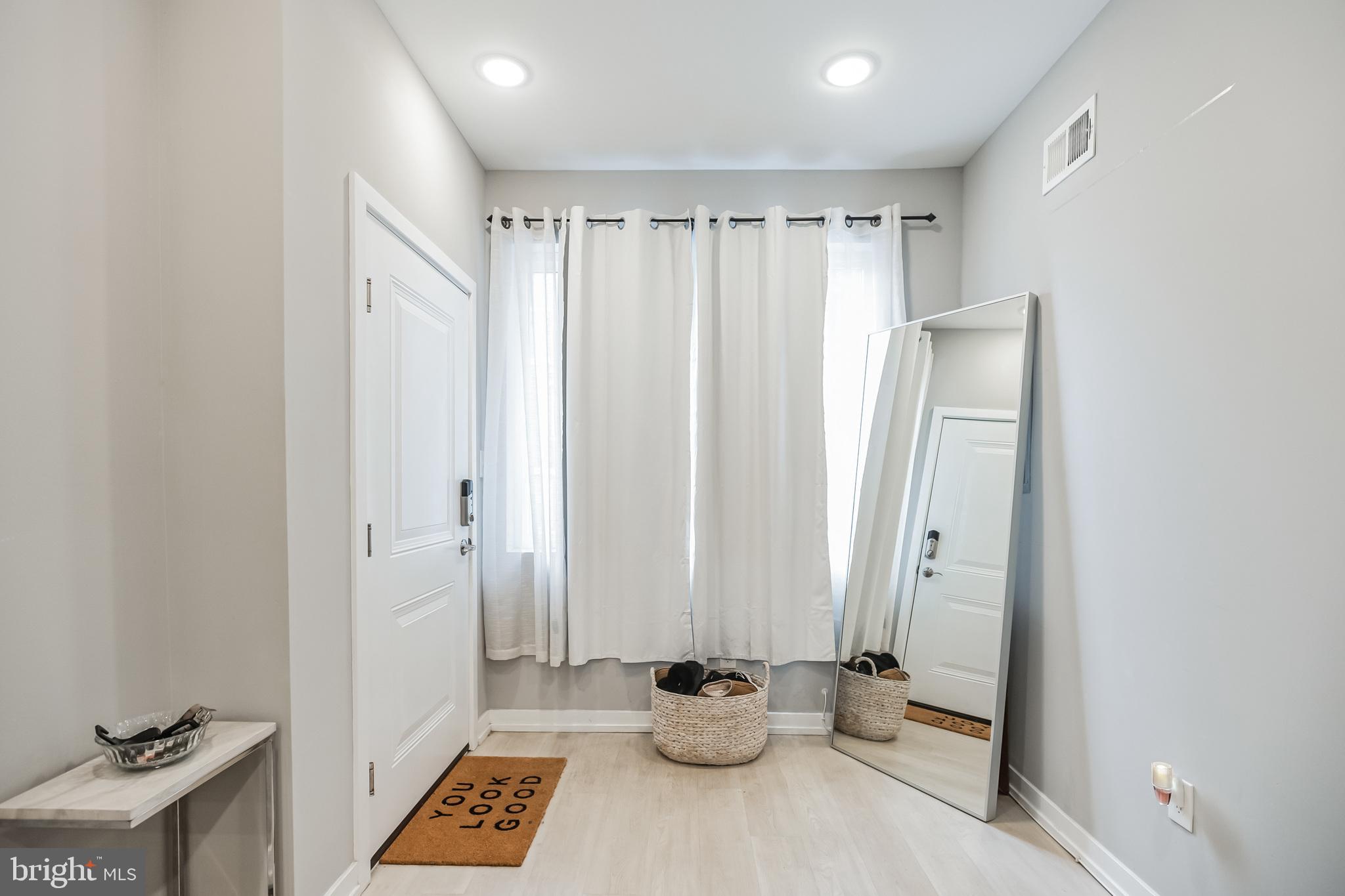 EAST KENSINGTON - Residential Income