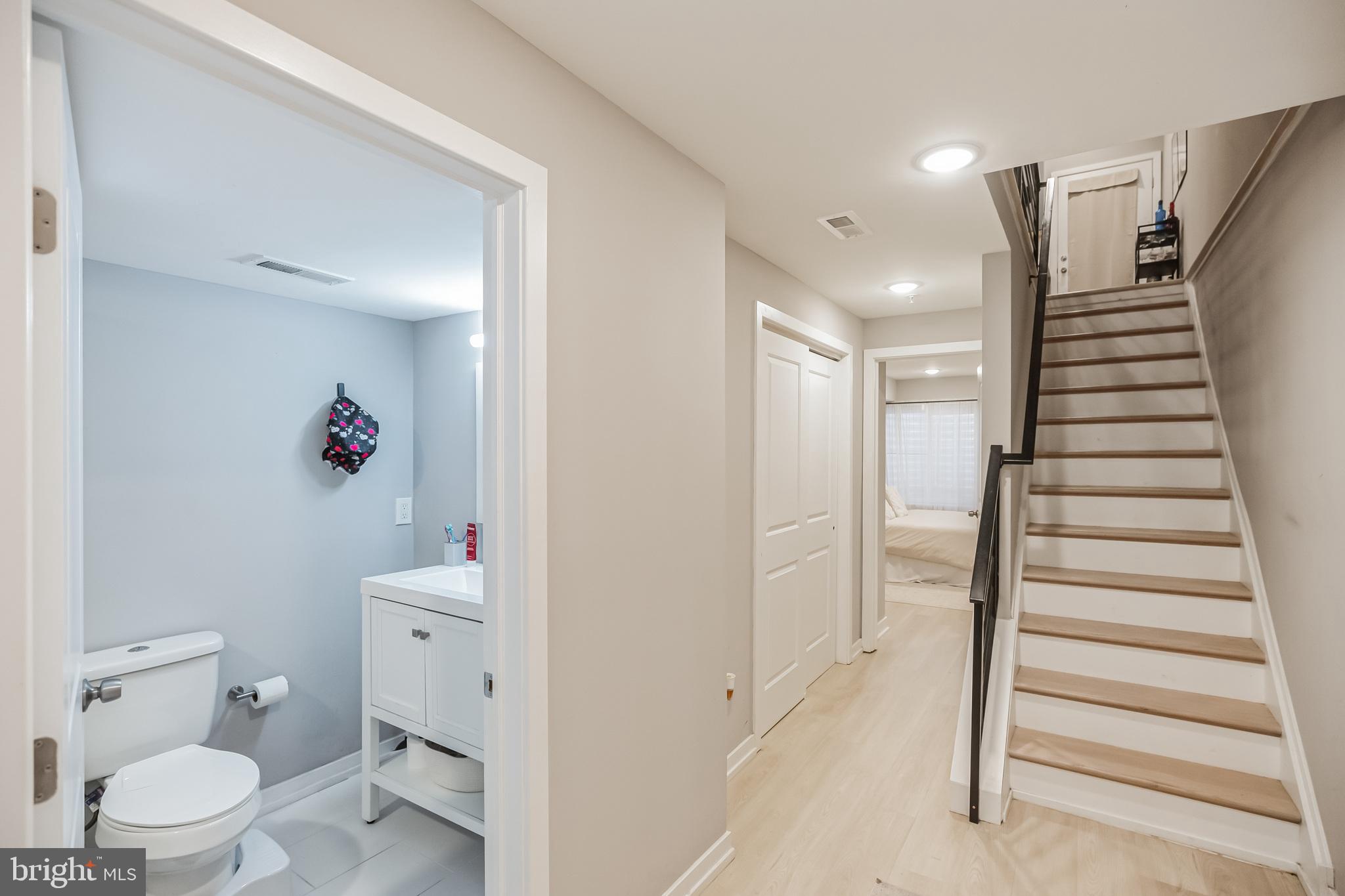 EAST KENSINGTON - Residential Income