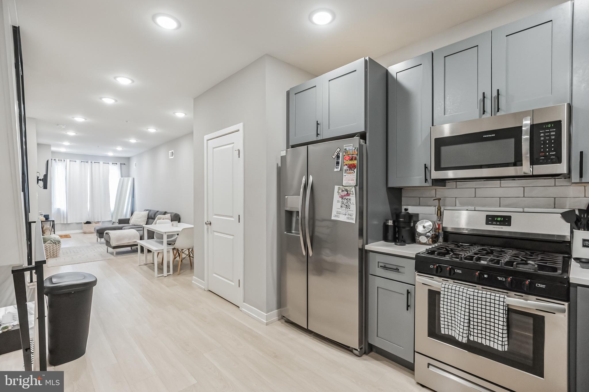 EAST KENSINGTON - Residential Income