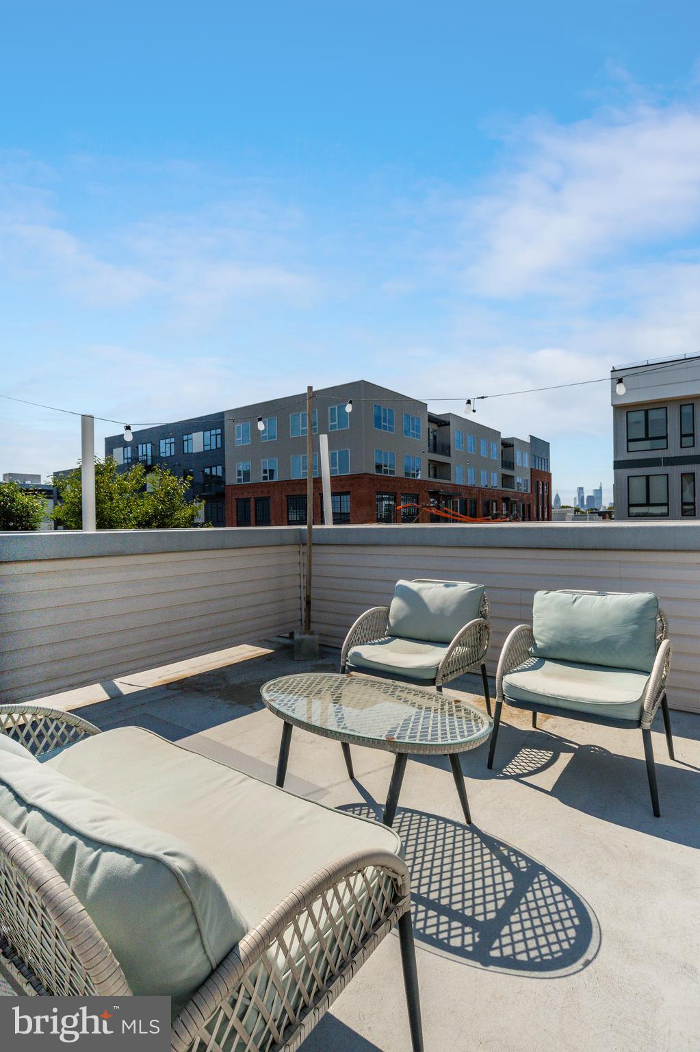 EAST KENSINGTON - Residential Income