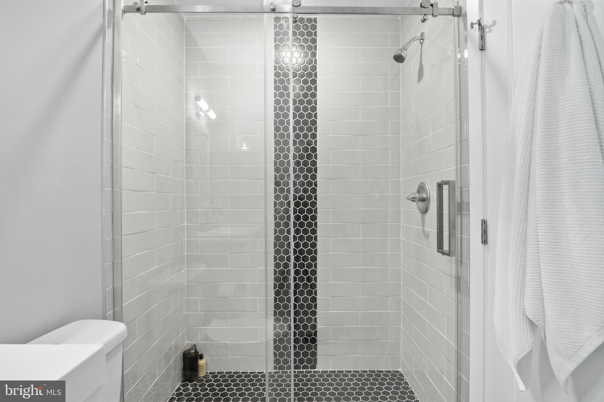 EAST KENSINGTON - Residential Income