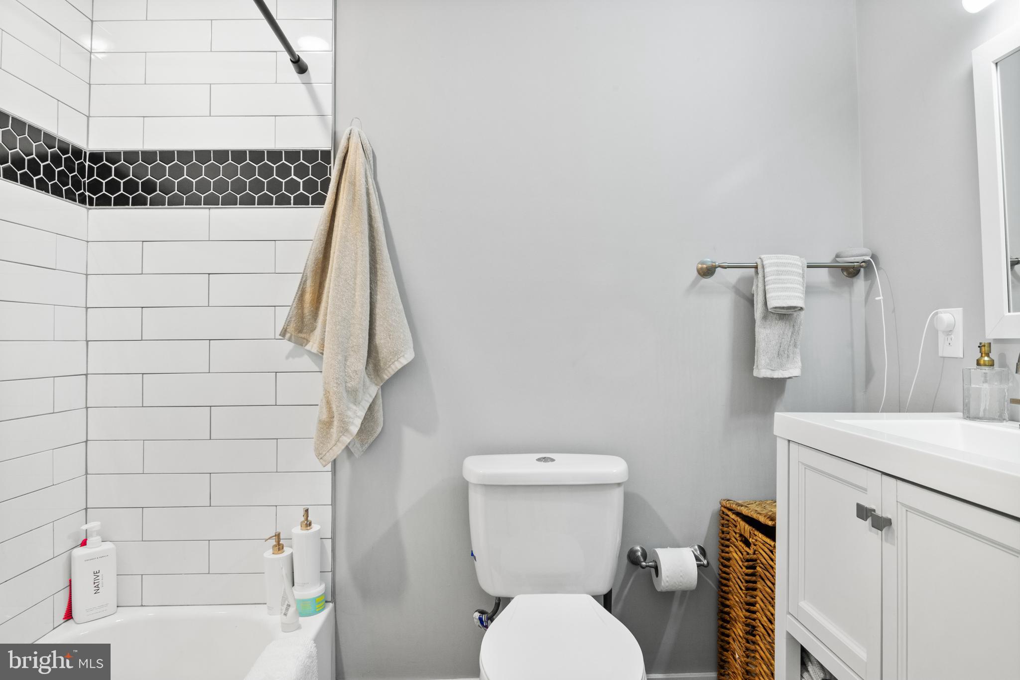 EAST KENSINGTON - Residential Income