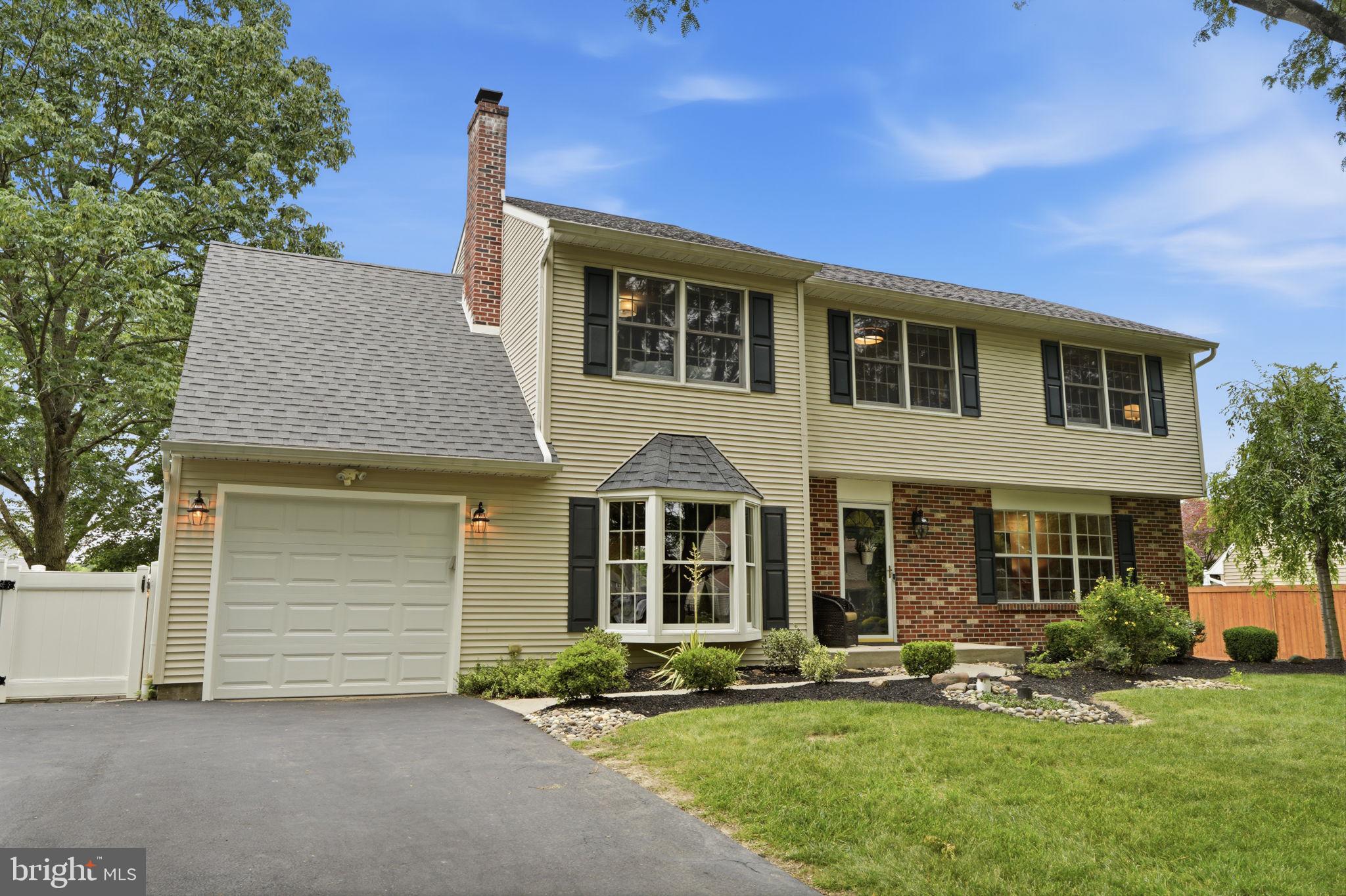 1461 WOODVIEW ROAD