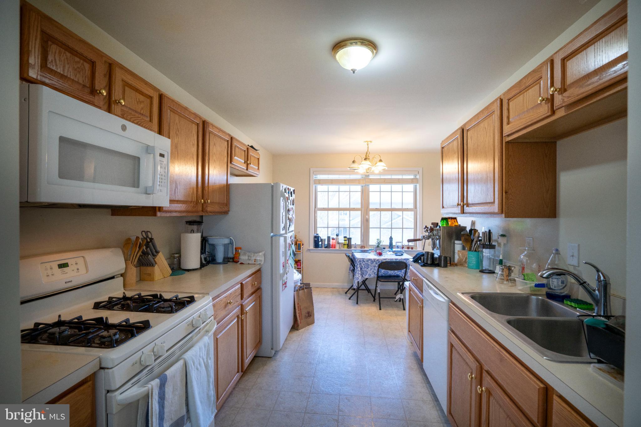 VILLAGE SQUARE AT OAKWOOD - Residential