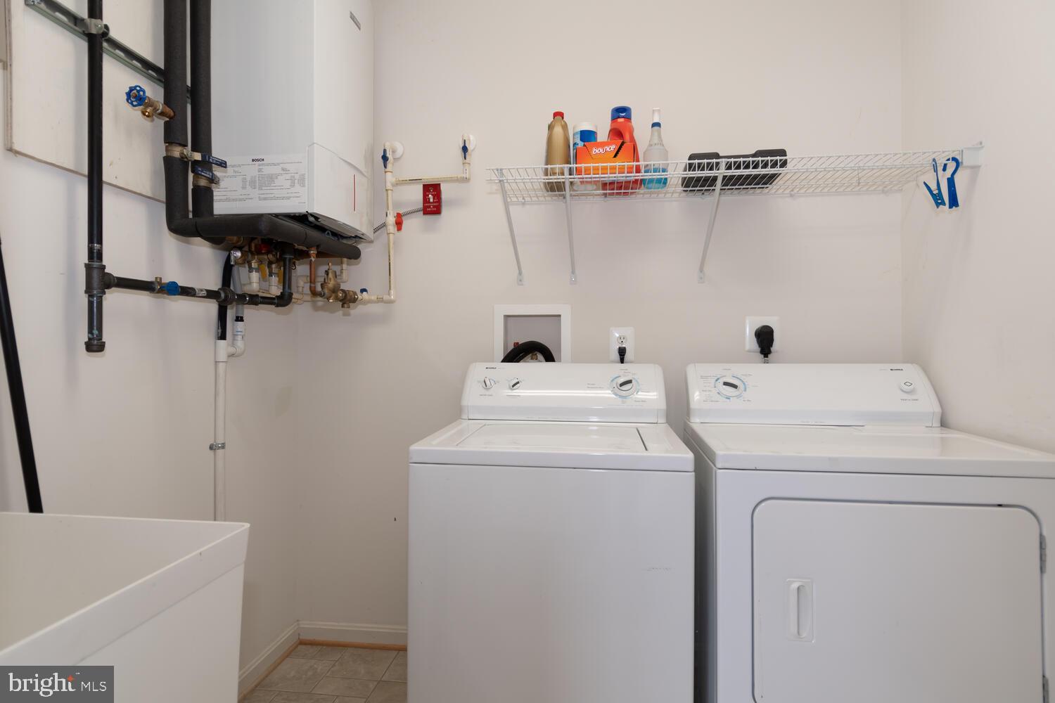 SYMPHONY VILLAGE AT CENTREVILLE - Residential