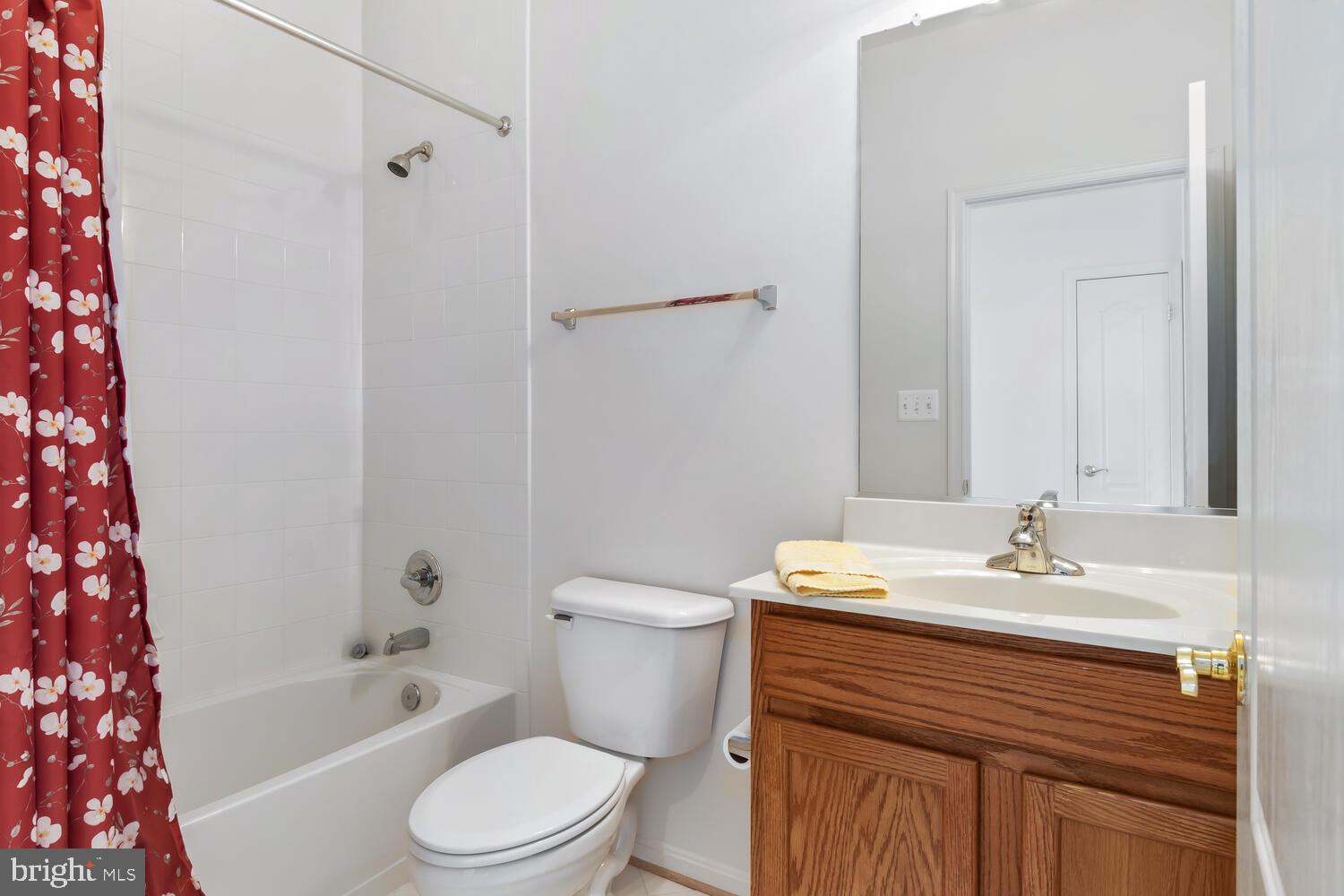 SYMPHONY VILLAGE AT CENTREVILLE - Residential