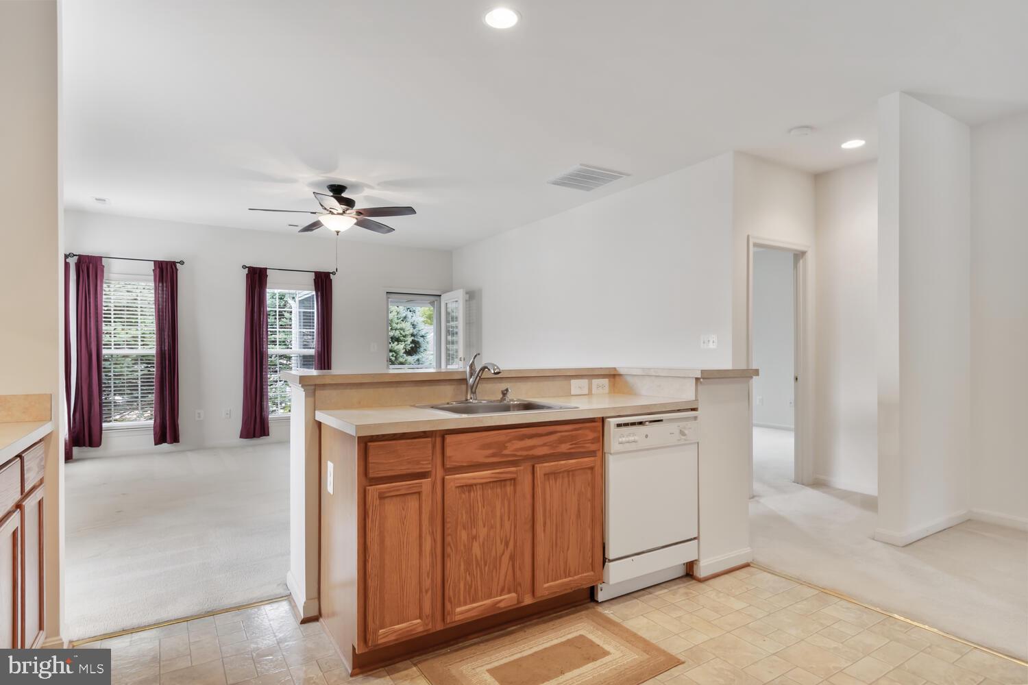 SYMPHONY VILLAGE AT CENTREVILLE - Residential