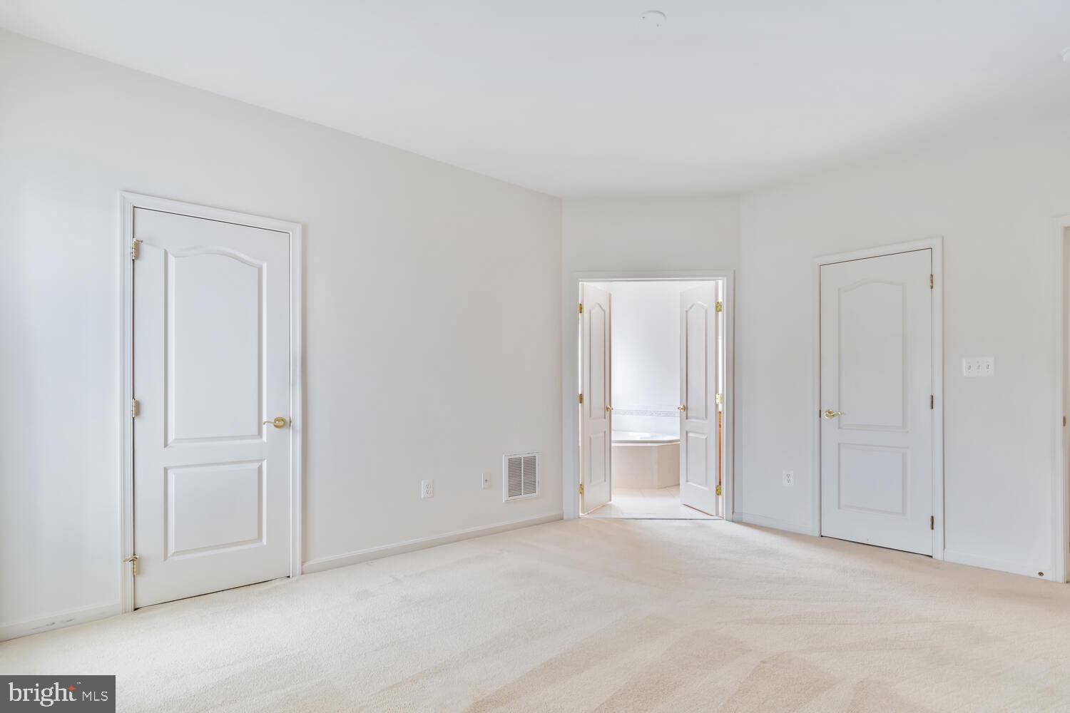 SYMPHONY VILLAGE AT CENTREVILLE - Residential