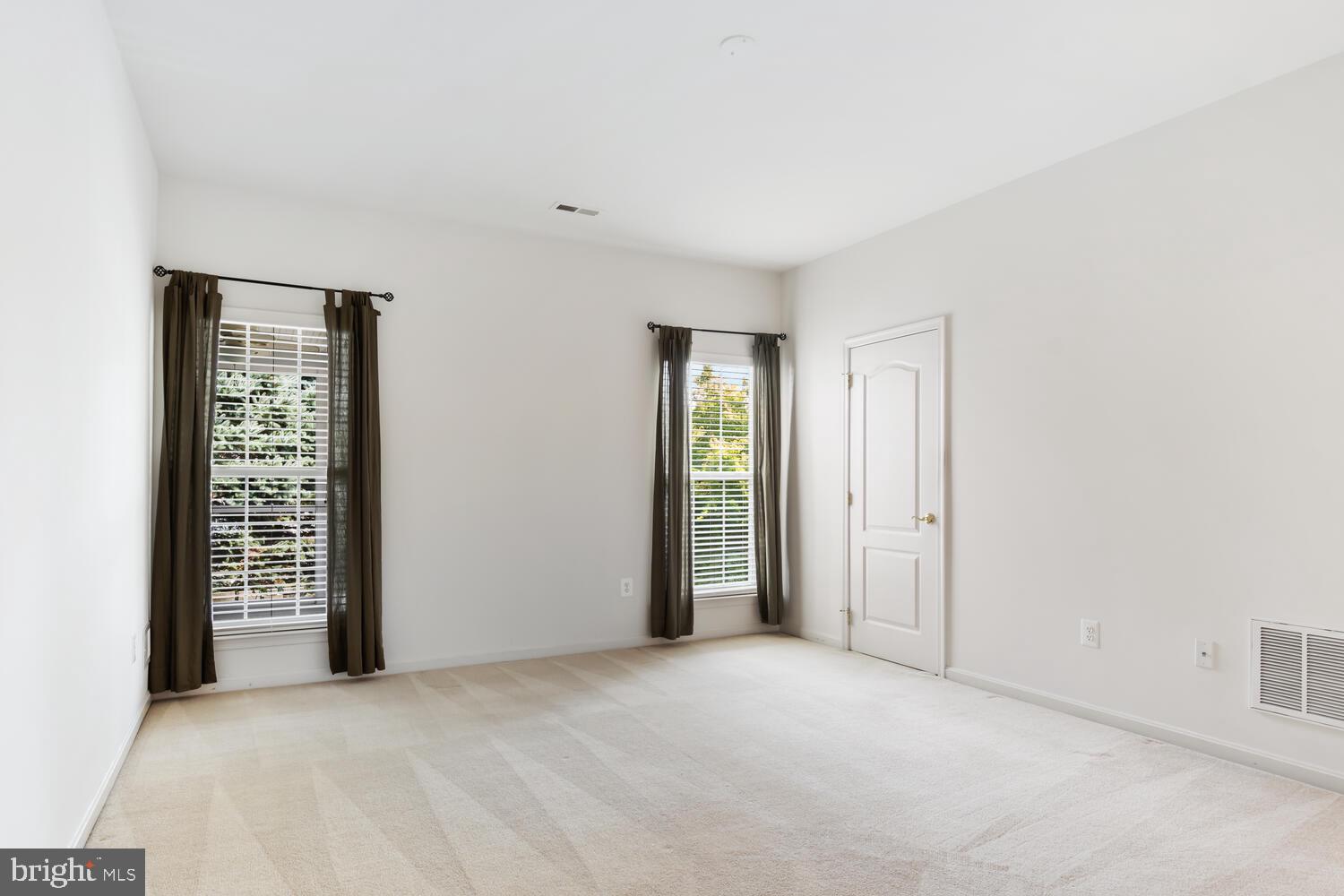 SYMPHONY VILLAGE AT CENTREVILLE - Residential