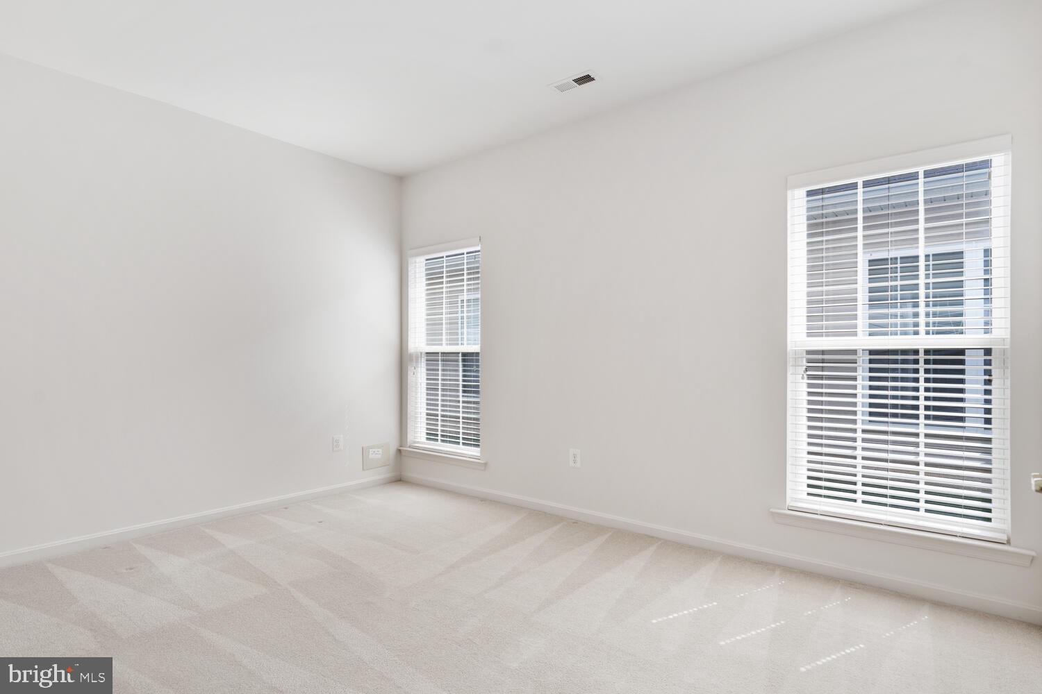 SYMPHONY VILLAGE AT CENTREVILLE - Residential