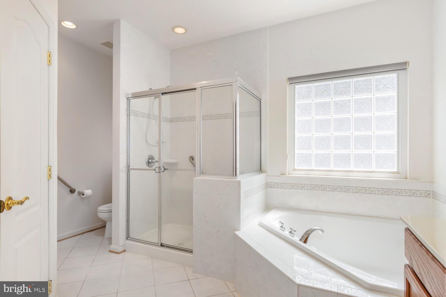 SYMPHONY VILLAGE AT CENTREVILLE - Residential