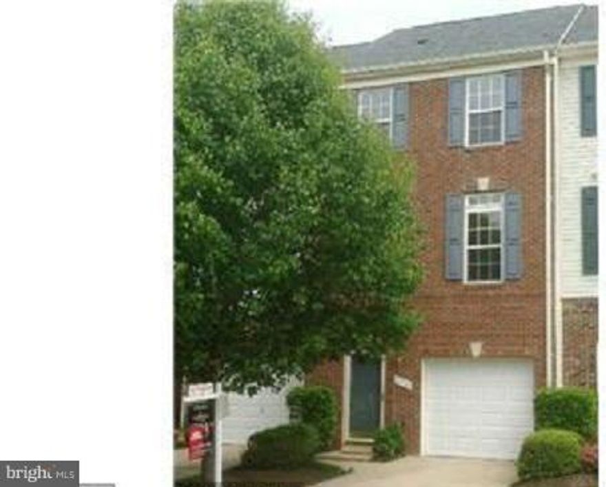 Well Maintained Rental In Lake Ridge* Fresh Paint *4 Finished Levels* Living Room Dining Combo* 3Bedrooms 3 Bedrooms* 2.5 Bathrooms*1 Car Garage* Eat-In Kitchen* Deck* Fully Fenced Back Yard* Master Bath W/ Separate Shower *Soaking Tub* Second Master Bedroom W/Bathroom* Built in Book Shelves* Washer* Dryer* Ready For Occupancy* Close To Shops Restaurant* Mall