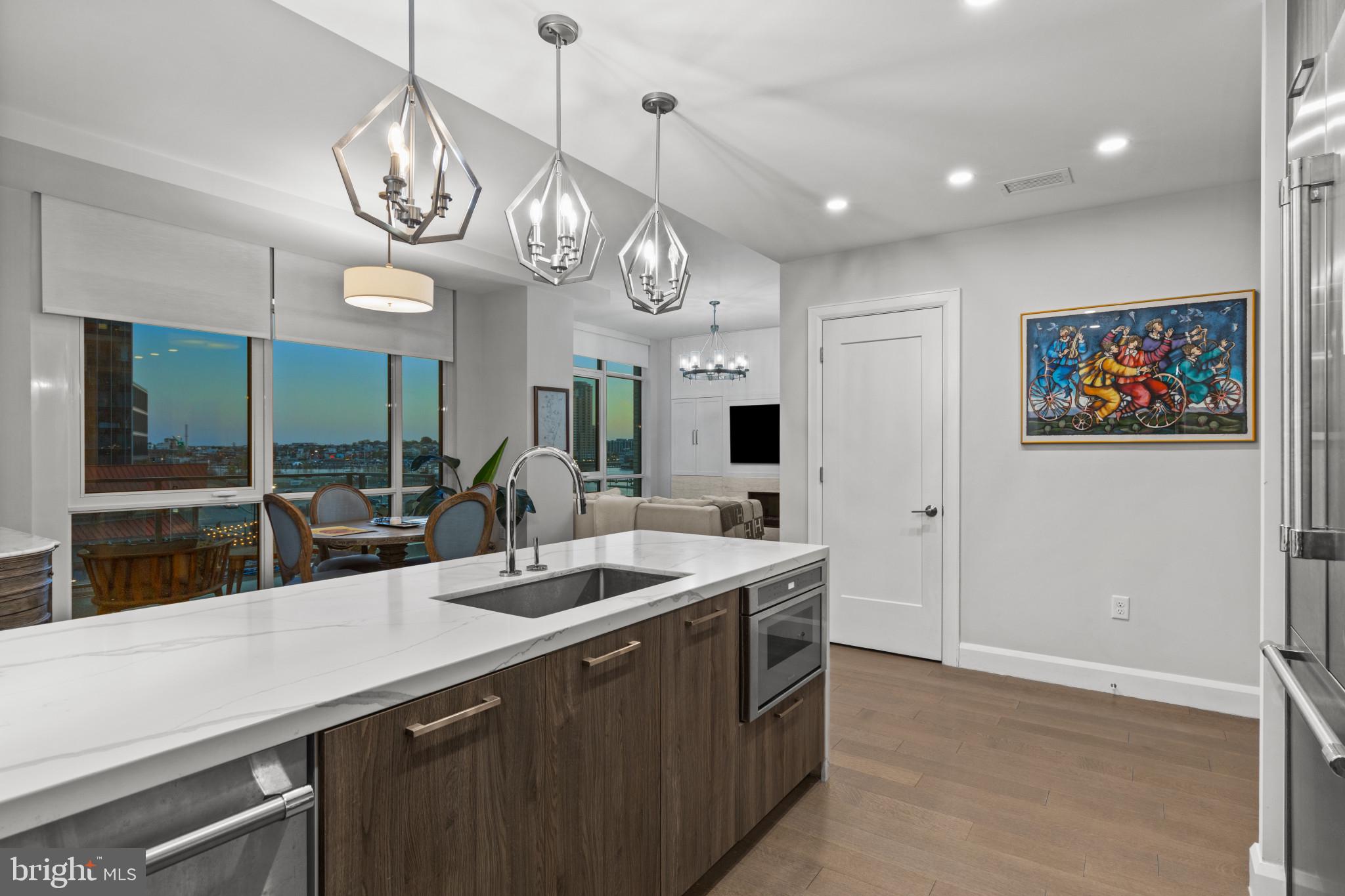 HARBOR EAST - Residential