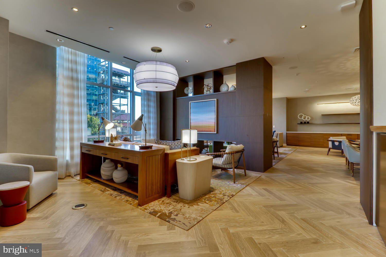 HARBOR EAST - Residential