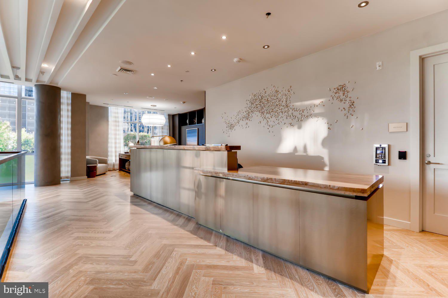 HARBOR EAST - Residential