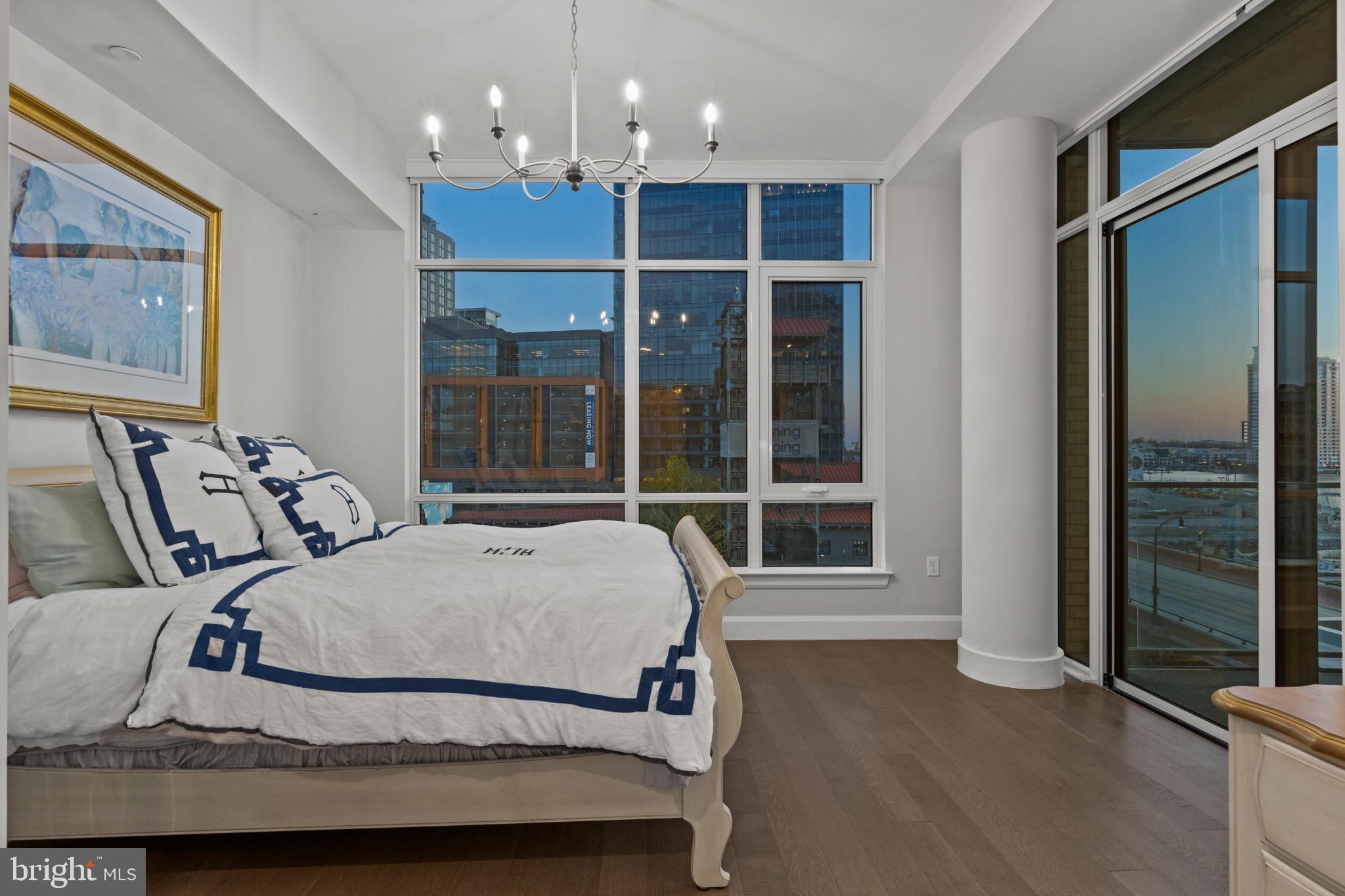 HARBOR EAST - Residential