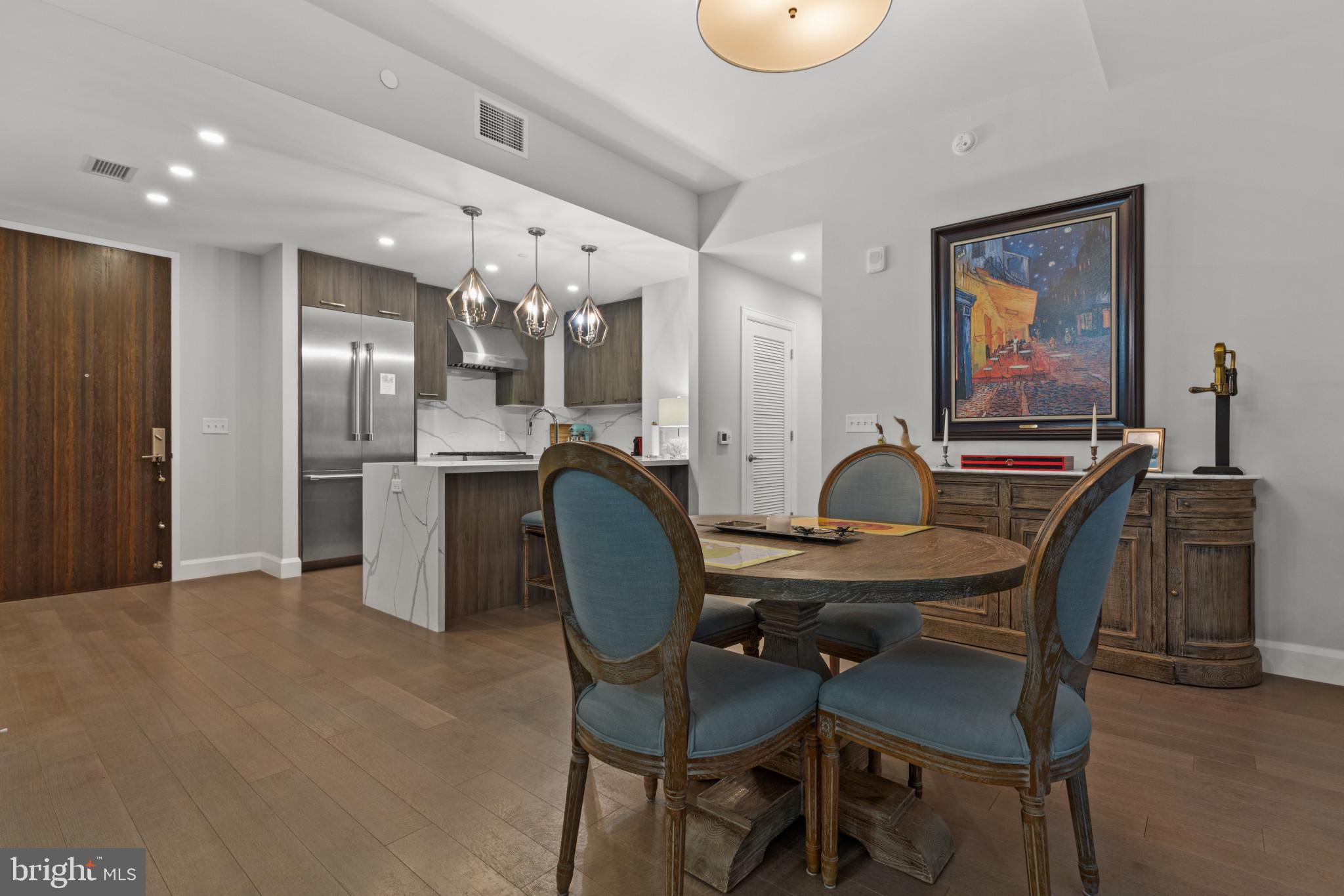 HARBOR EAST - Residential