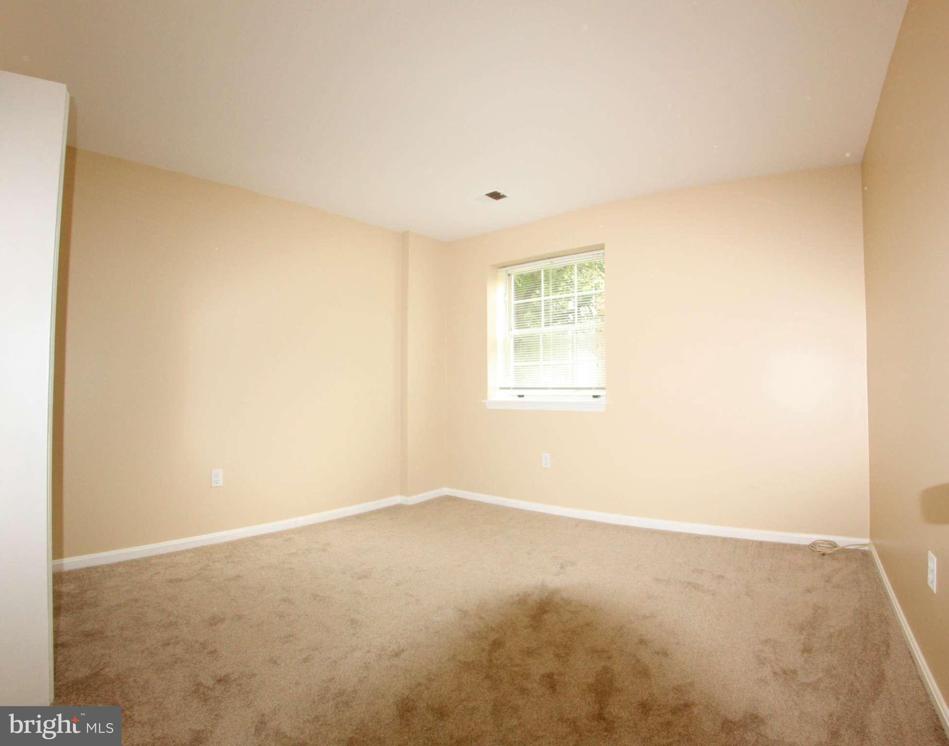 CROMWELL FOUNTAIN - Residential